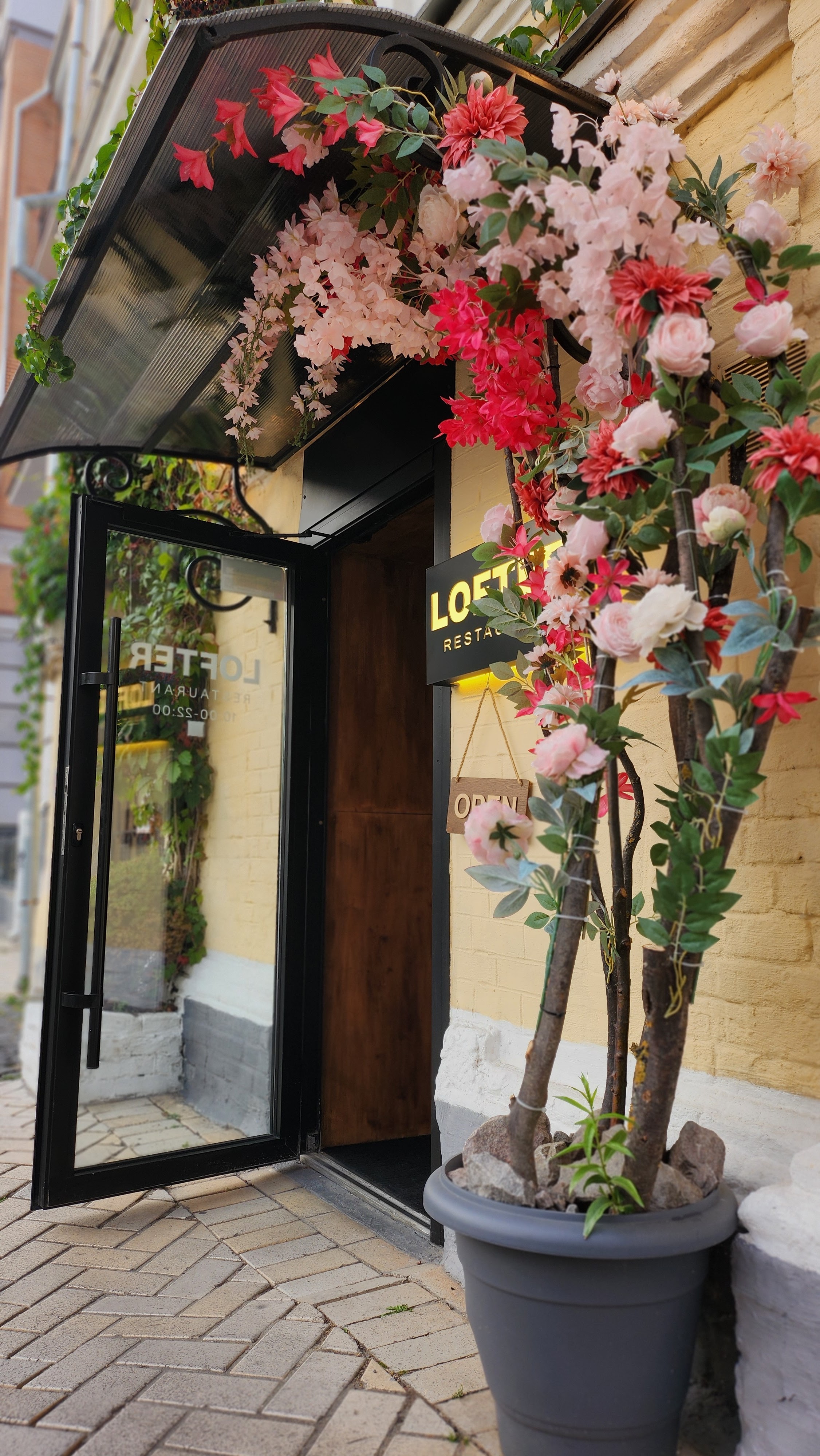 Lofter Restaurant image 6