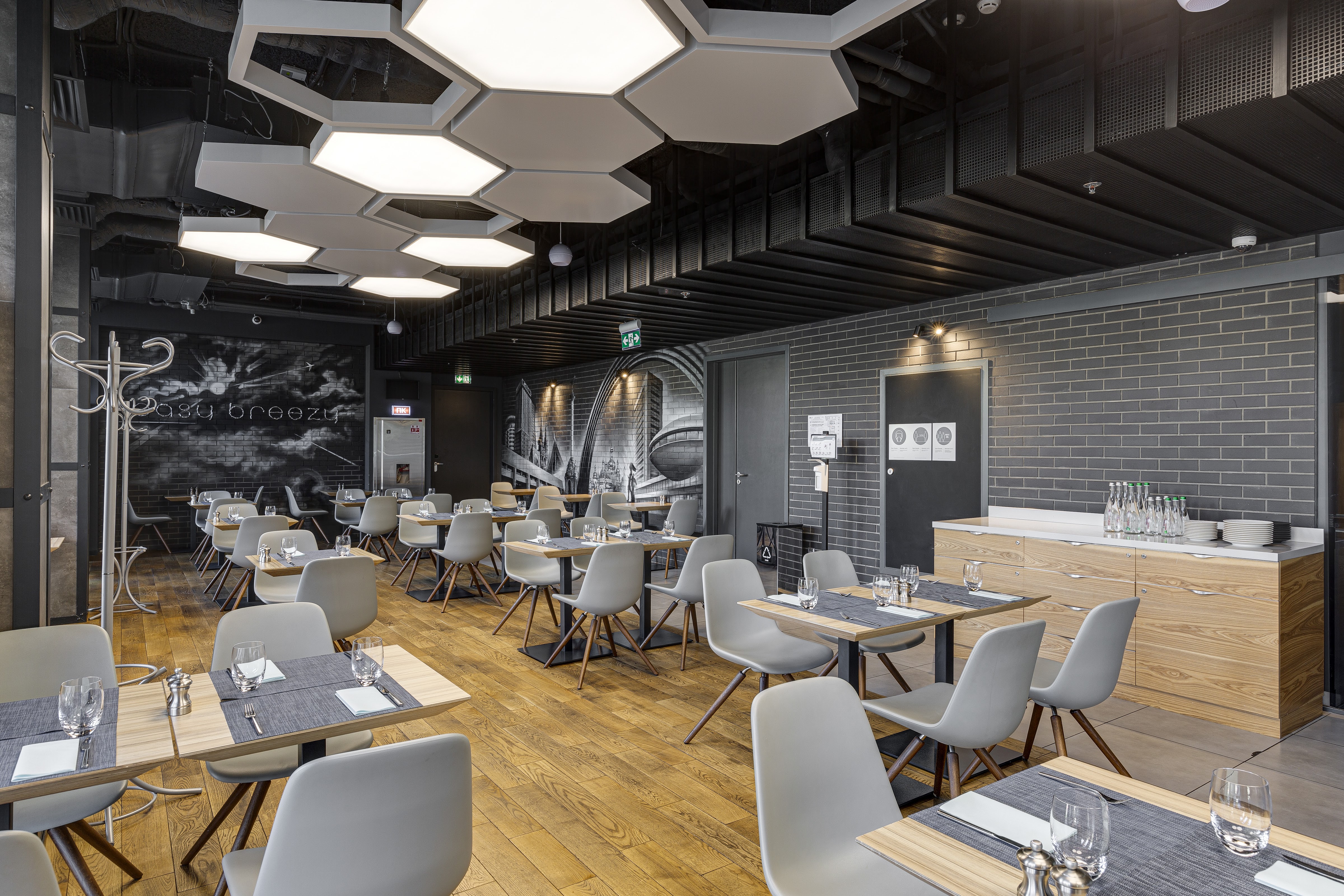 Ресторан "Easy-Breezy" image 1