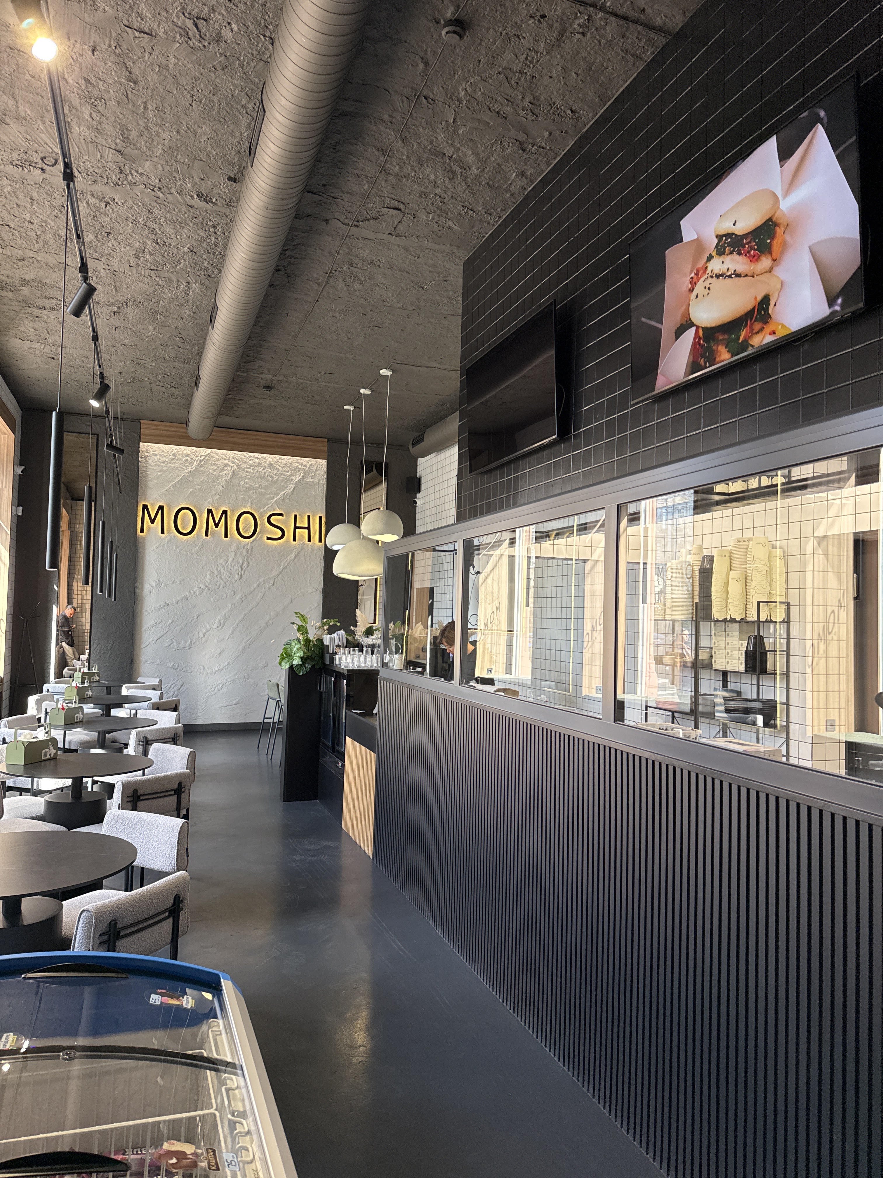 MOMOSHI PAN-ASIAN BISTRO image 16