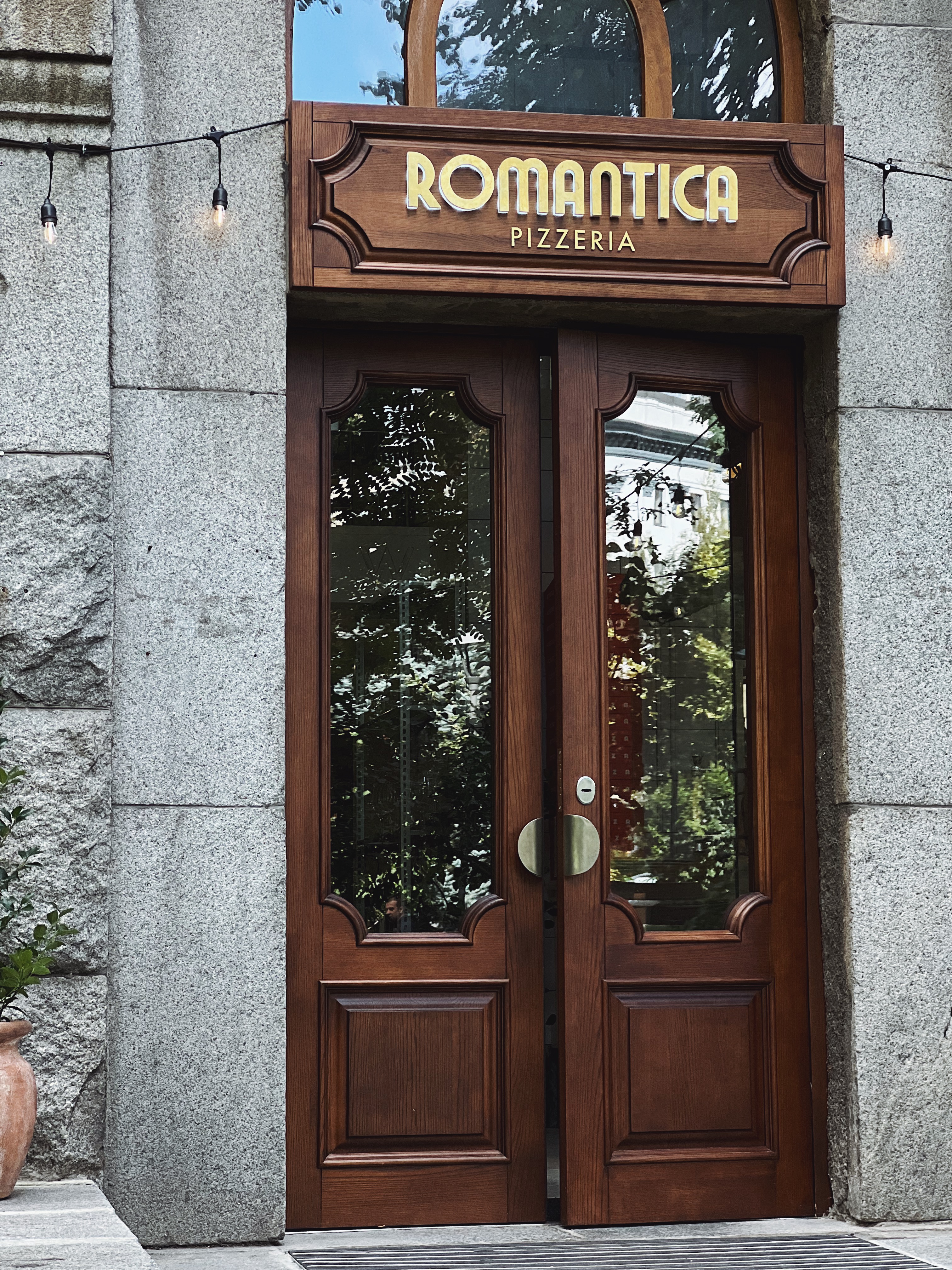 Romantica pizzeria image 18