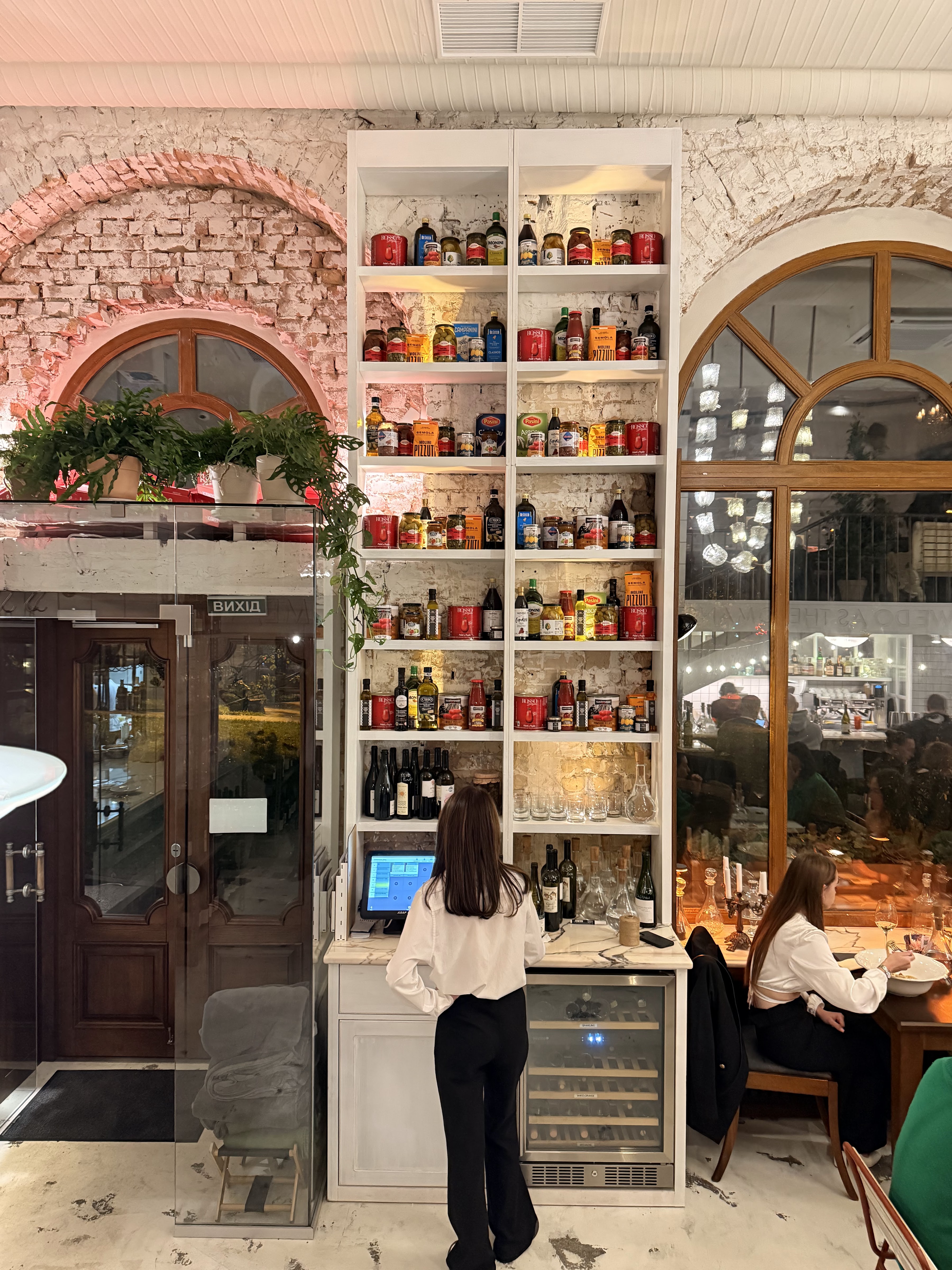 Romantica pizzeria image 20