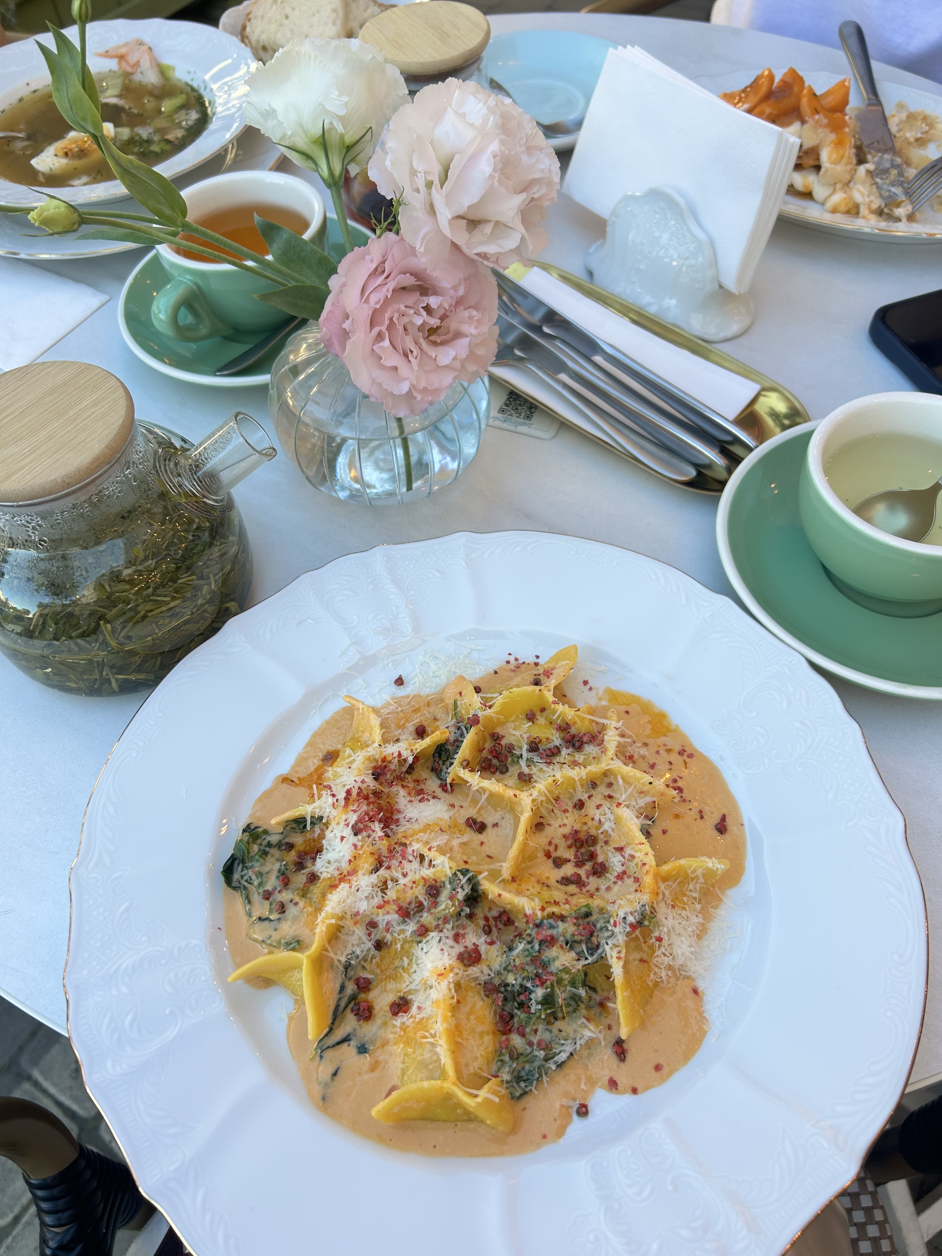 Бути Sofie image 13