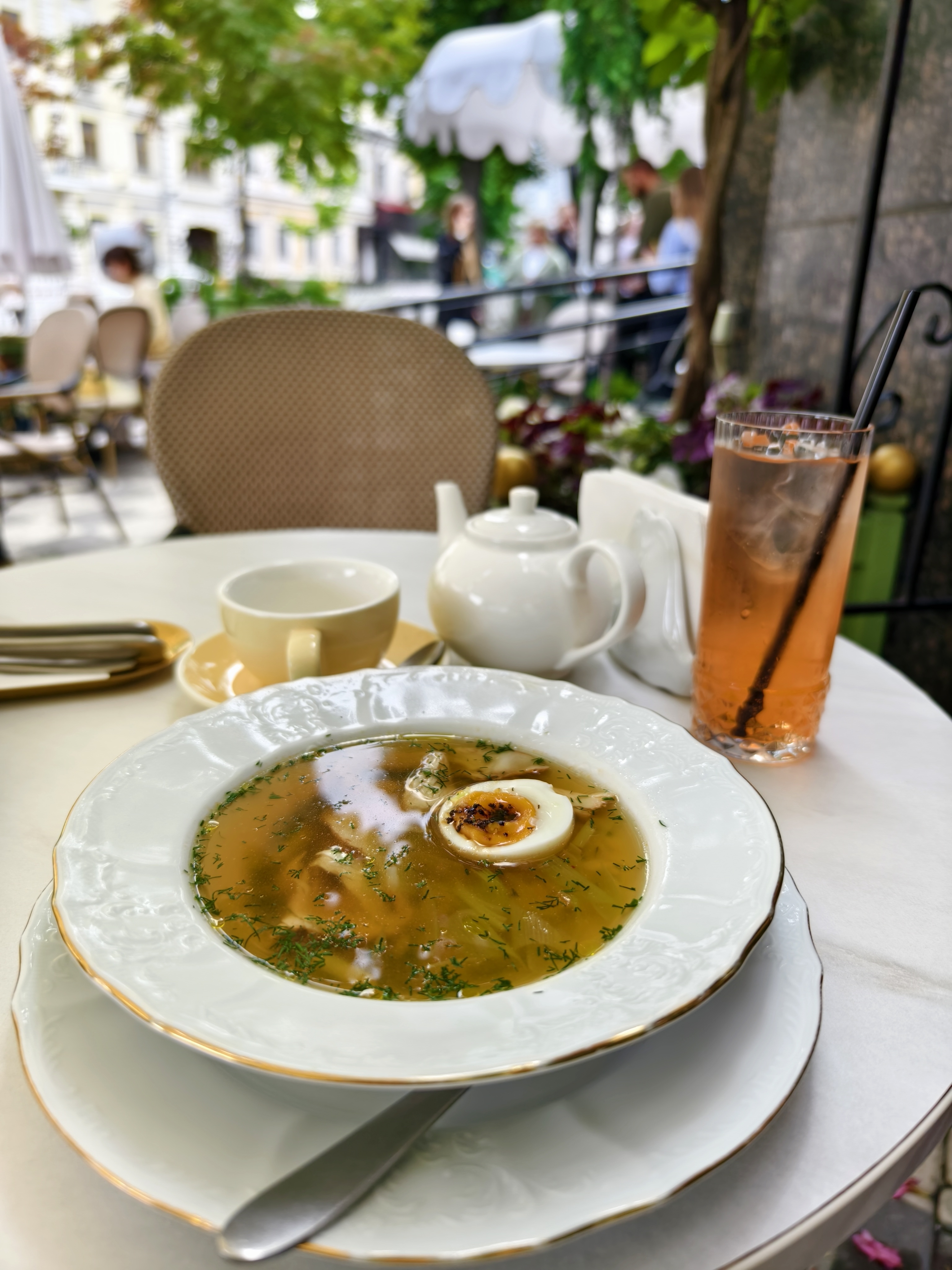 Бути Sofie image 19