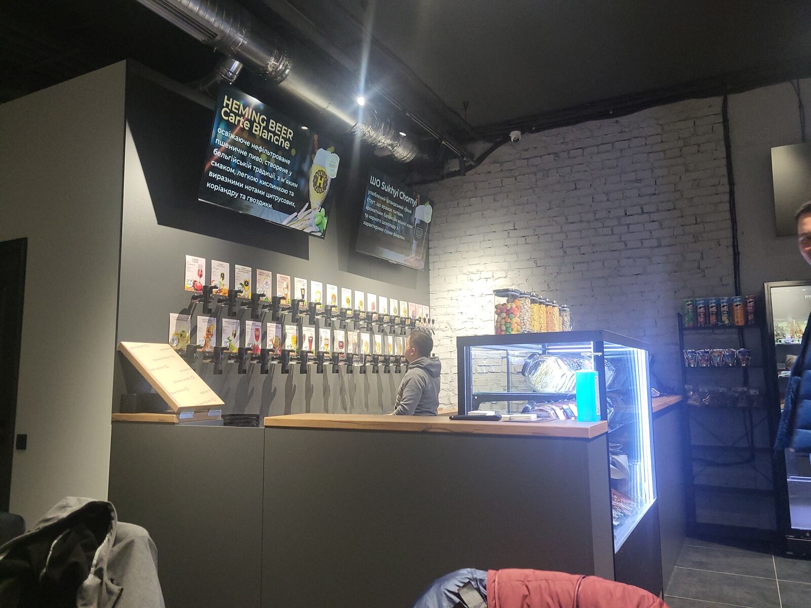 BeerCraft крамниця пива image 13