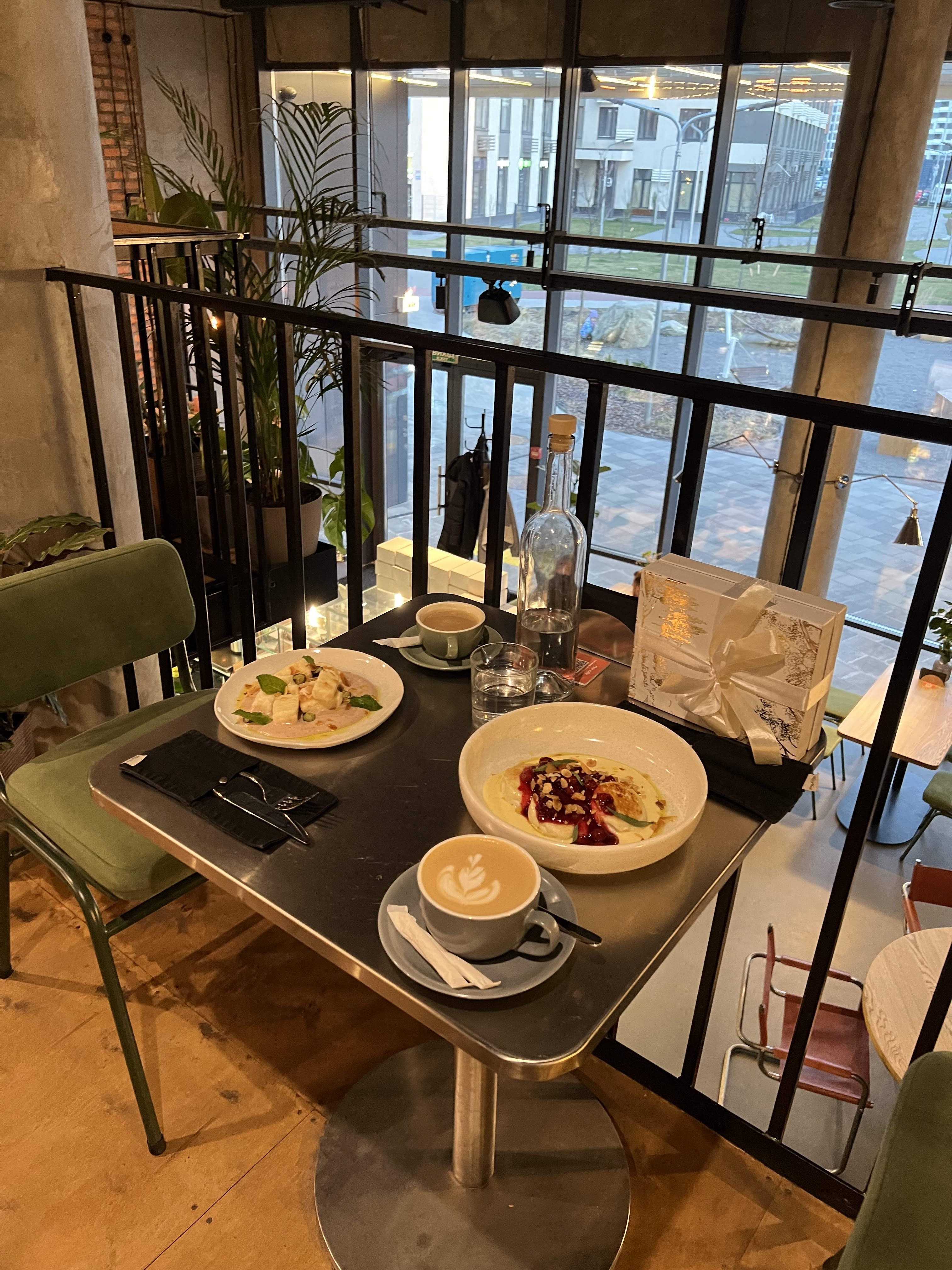 rise • café image 13