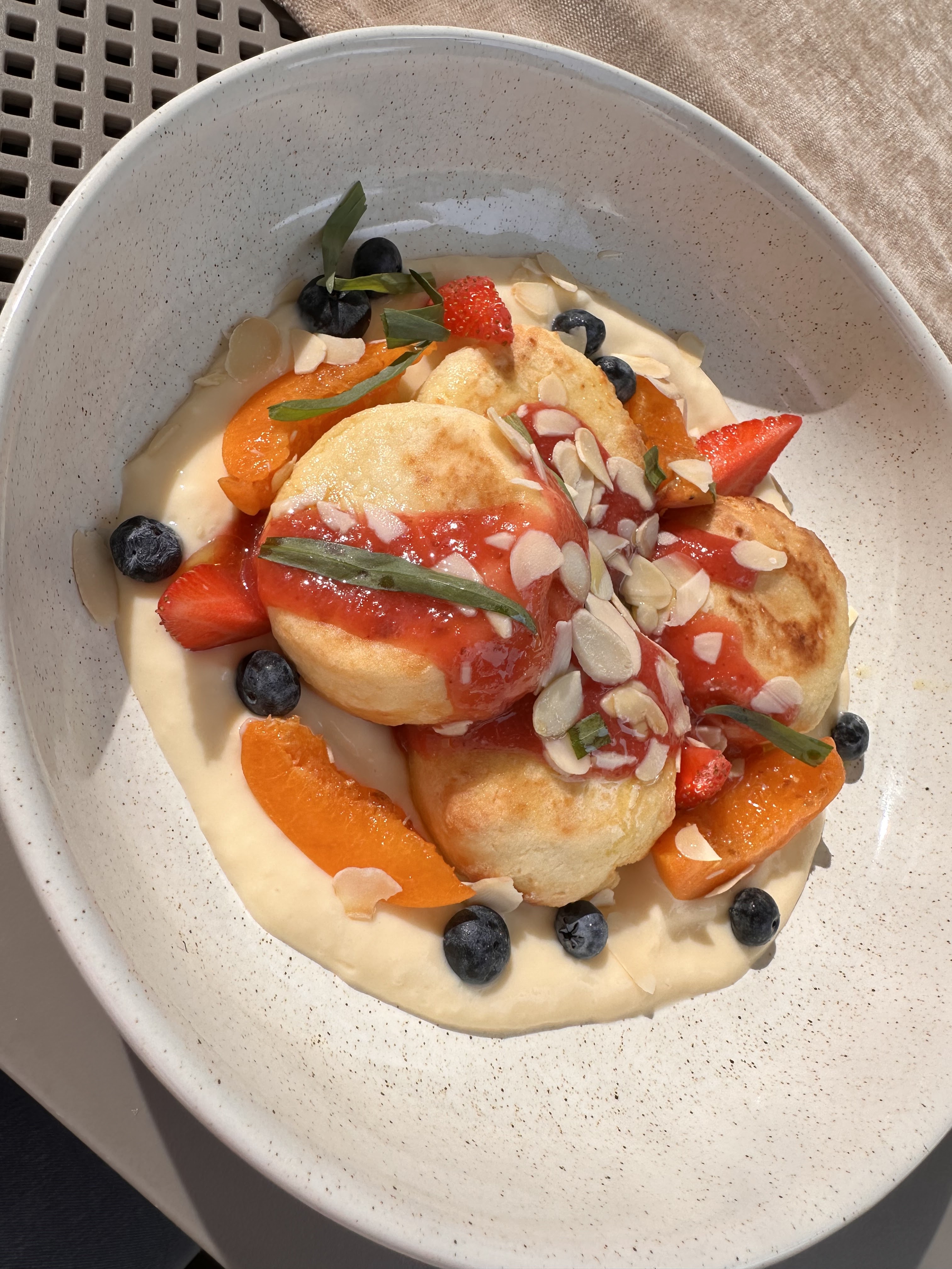 rise • café image 20