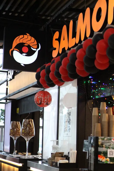 SALMON SUSHI image 2