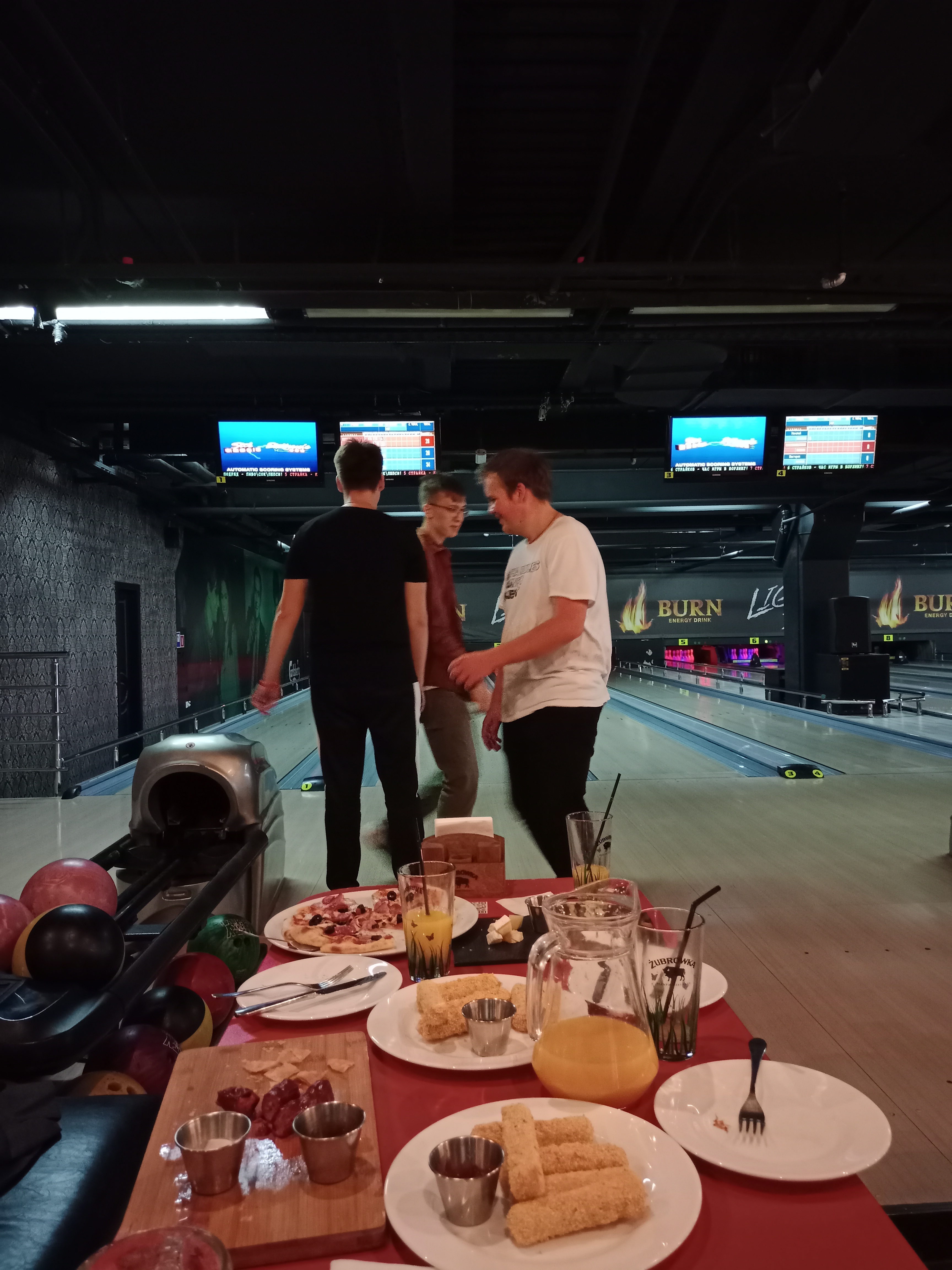 Караоке-боулінг клуб Bowling SkyMall image 8