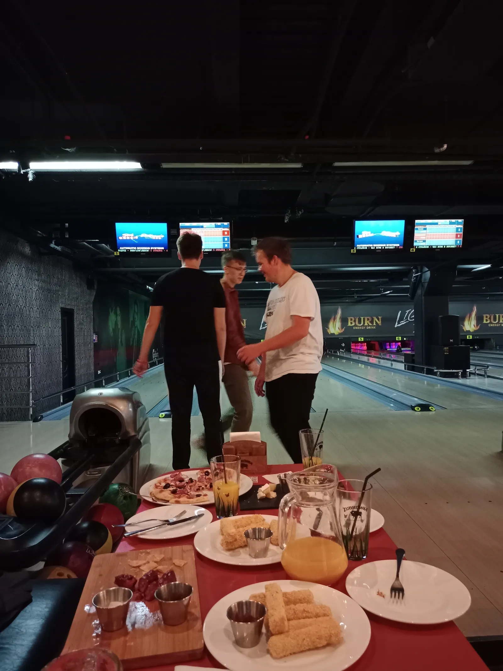 Караоке-боулінг клуб Bowling SkyMall image 8