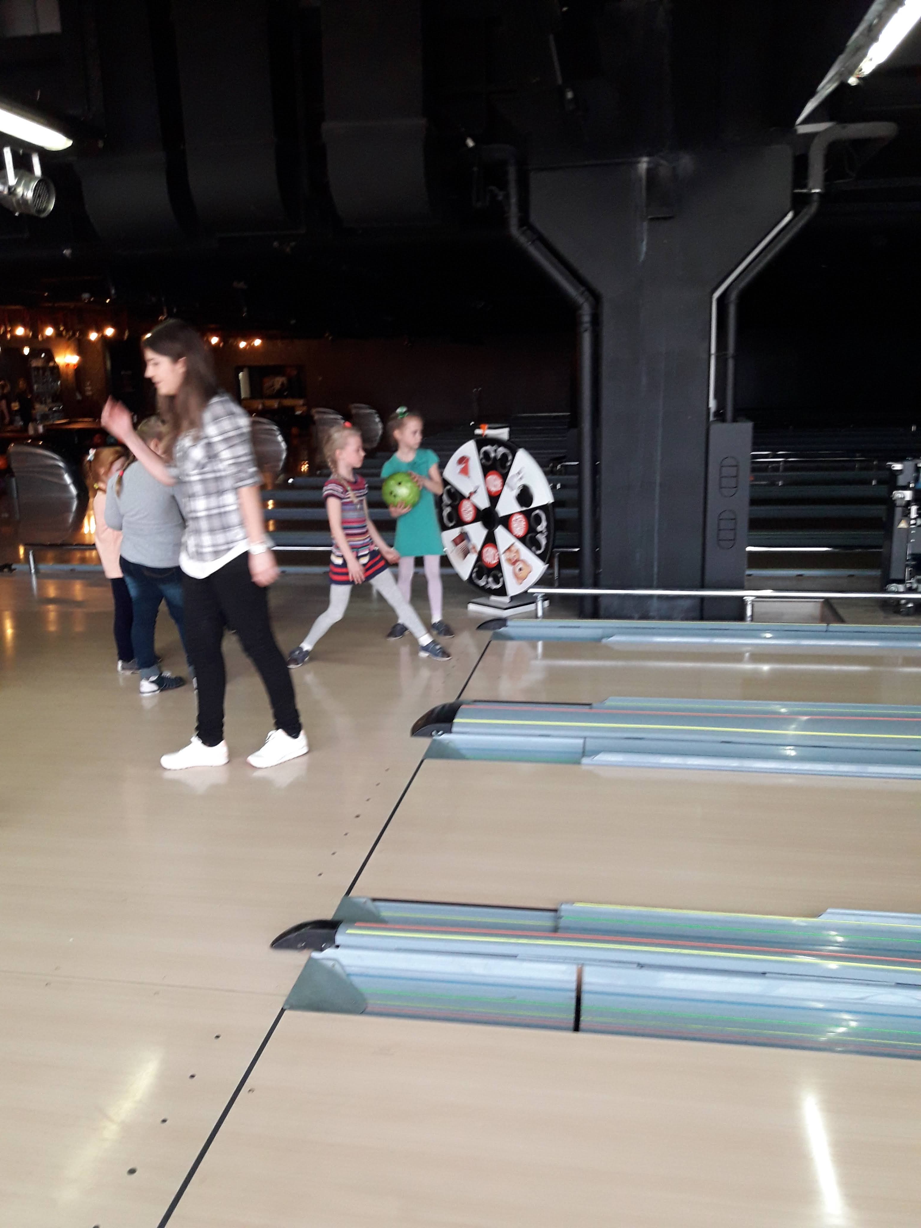 Караоке-боулінг клуб Bowling SkyMall image 9