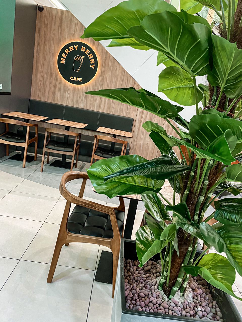 Merry Berry Cafe image 5