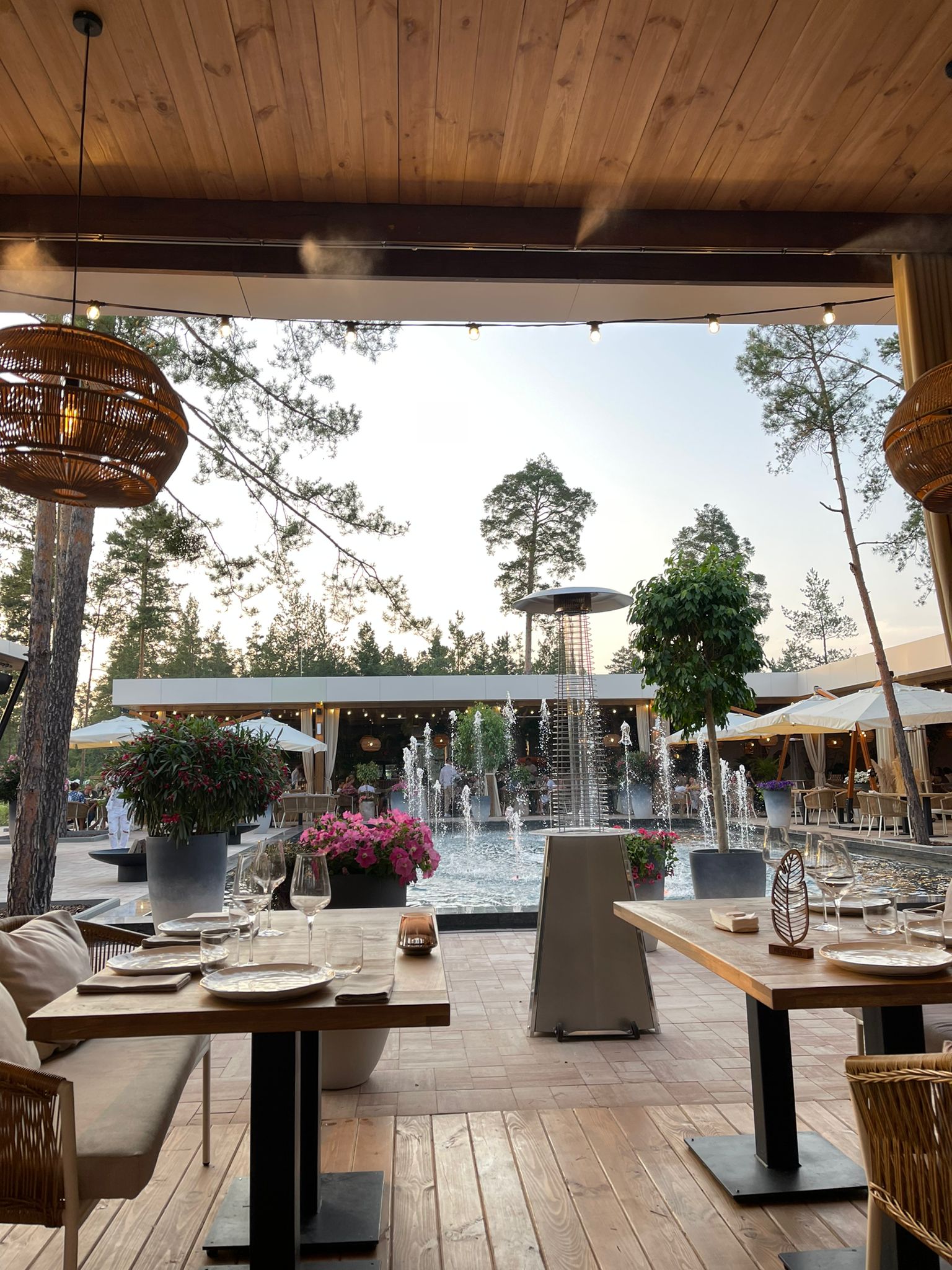 Harvest restaurant image 16