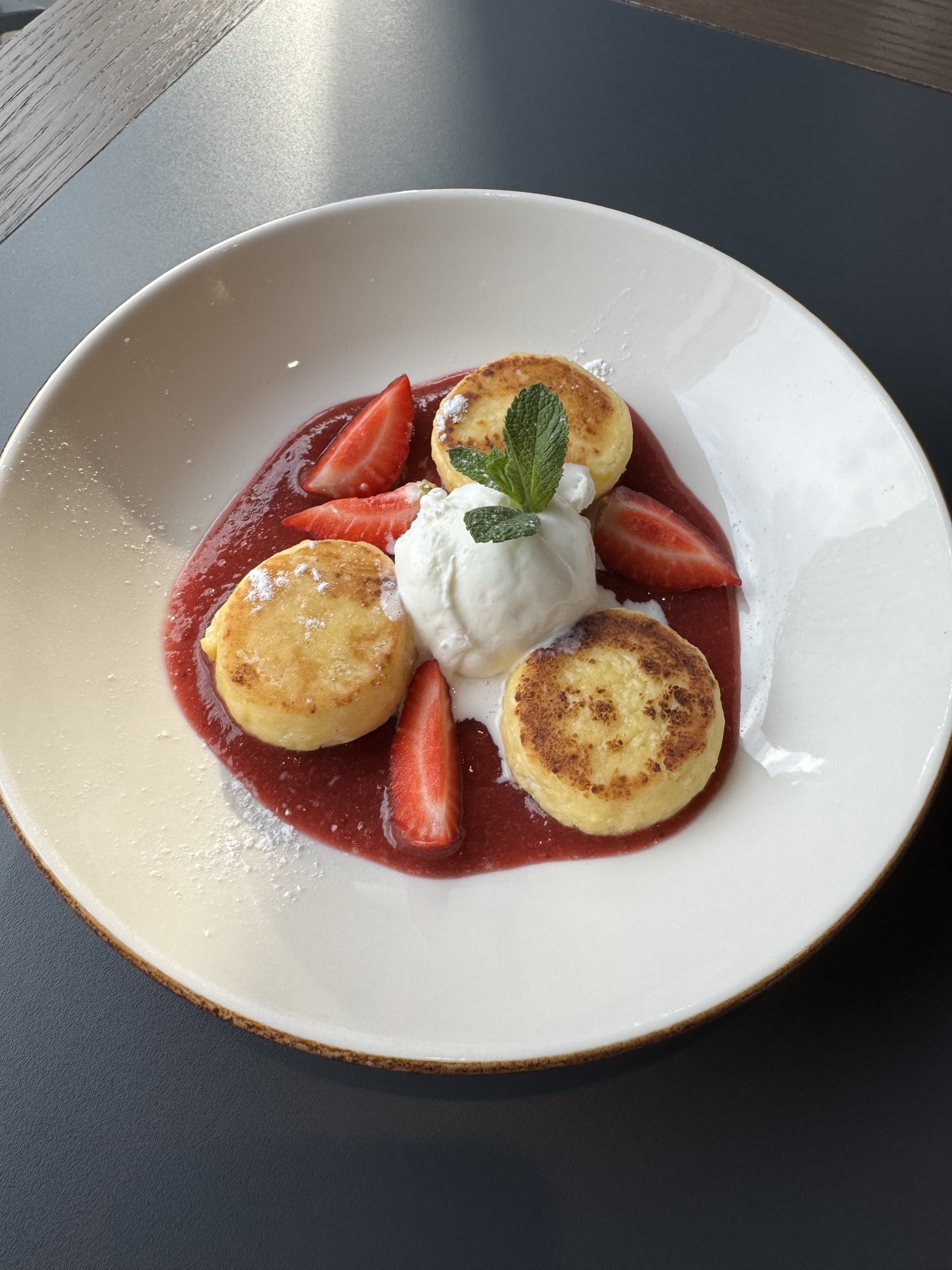 DELLÍCÍA Gastro Bar image 14