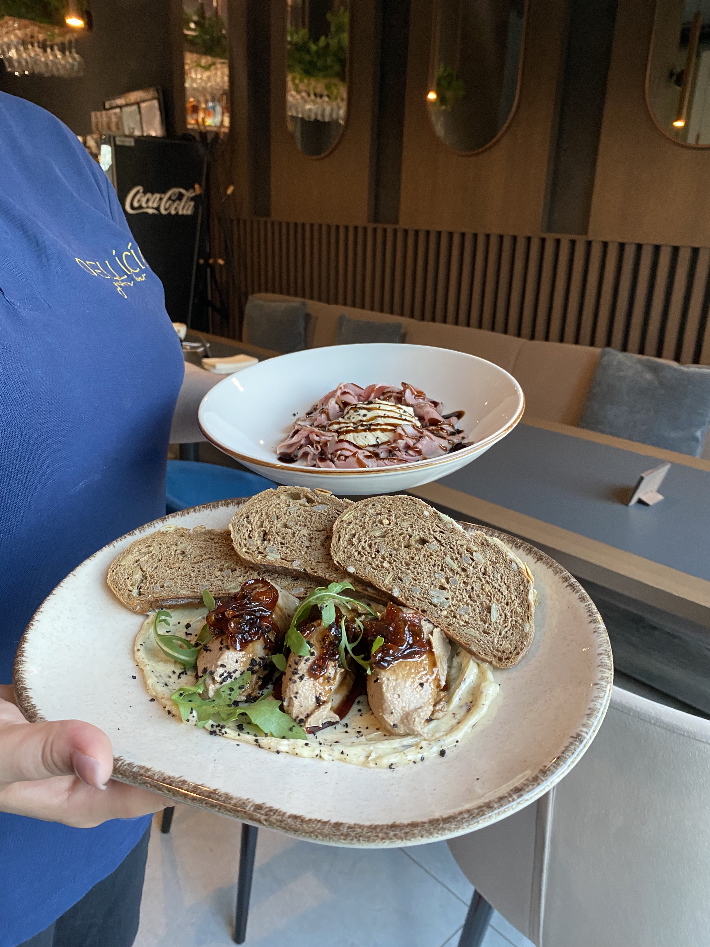 DELLÍCÍA Gastro Bar image 20