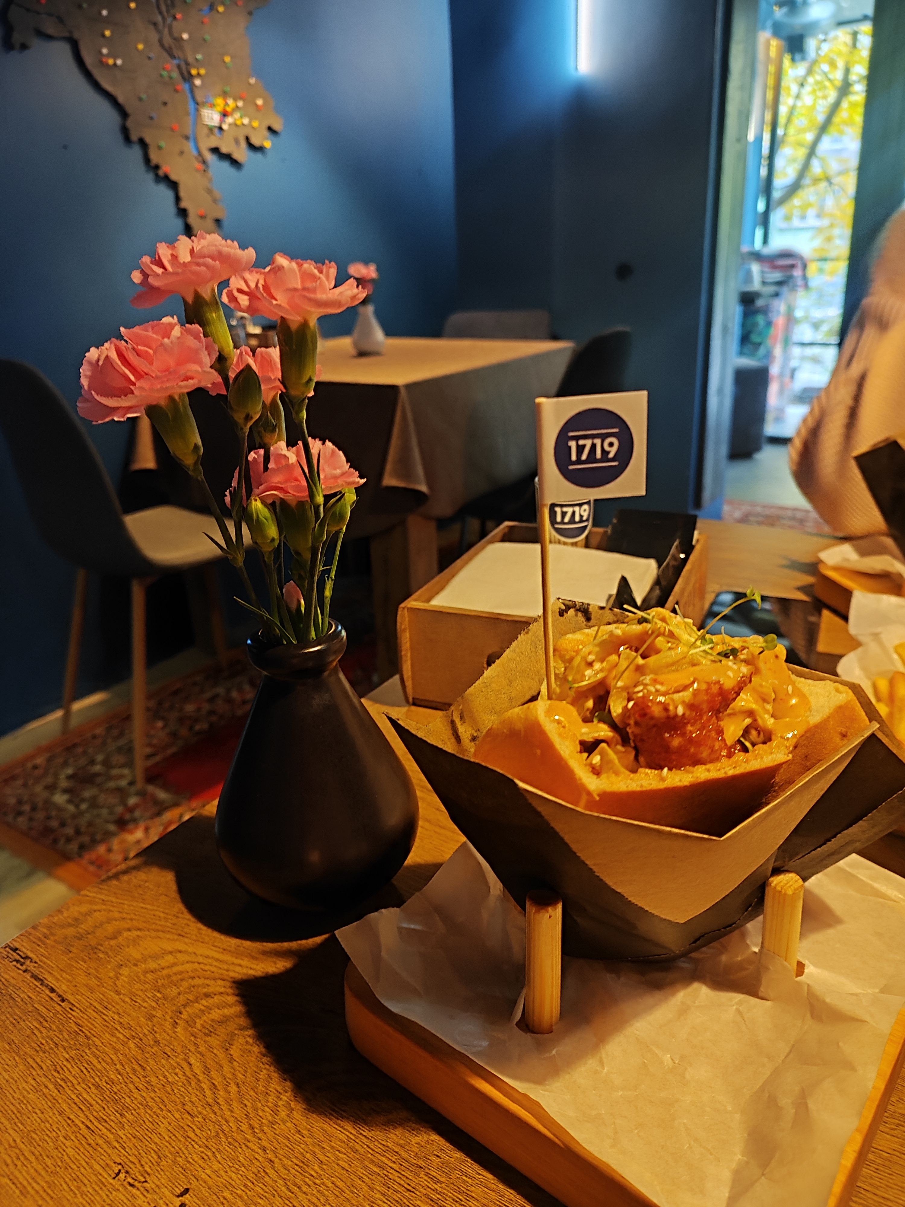 1719. Netypovyy Restoran image 4