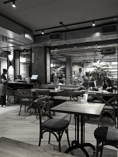 Very Well Cafe image 18