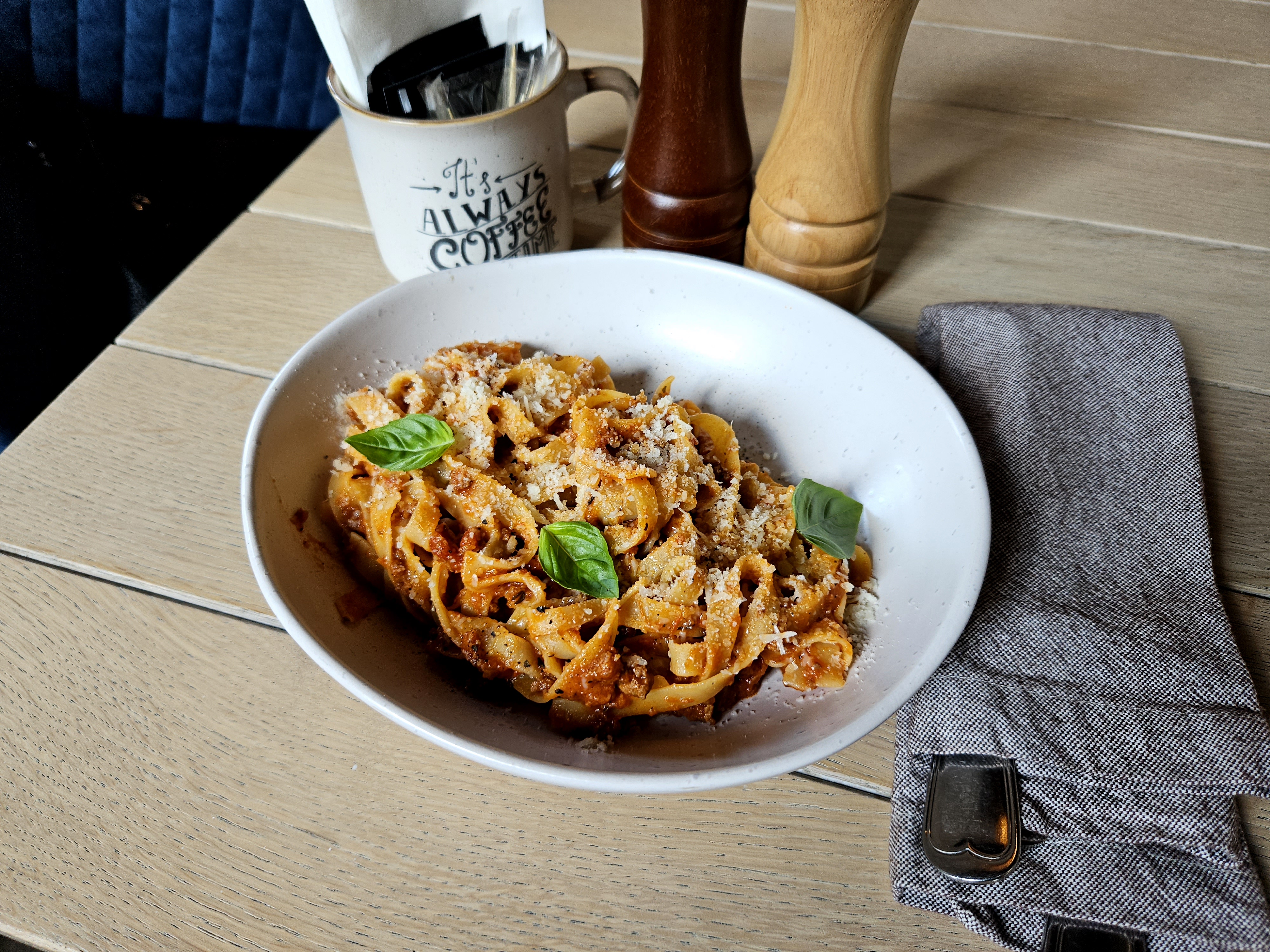 FAINE BISTRO image 17