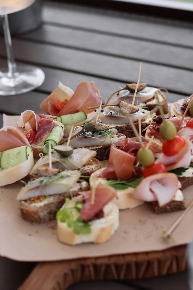 Avilov Food House image 13