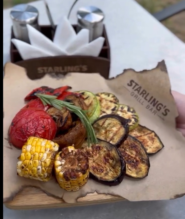 Starling’s Grill Bar image 14