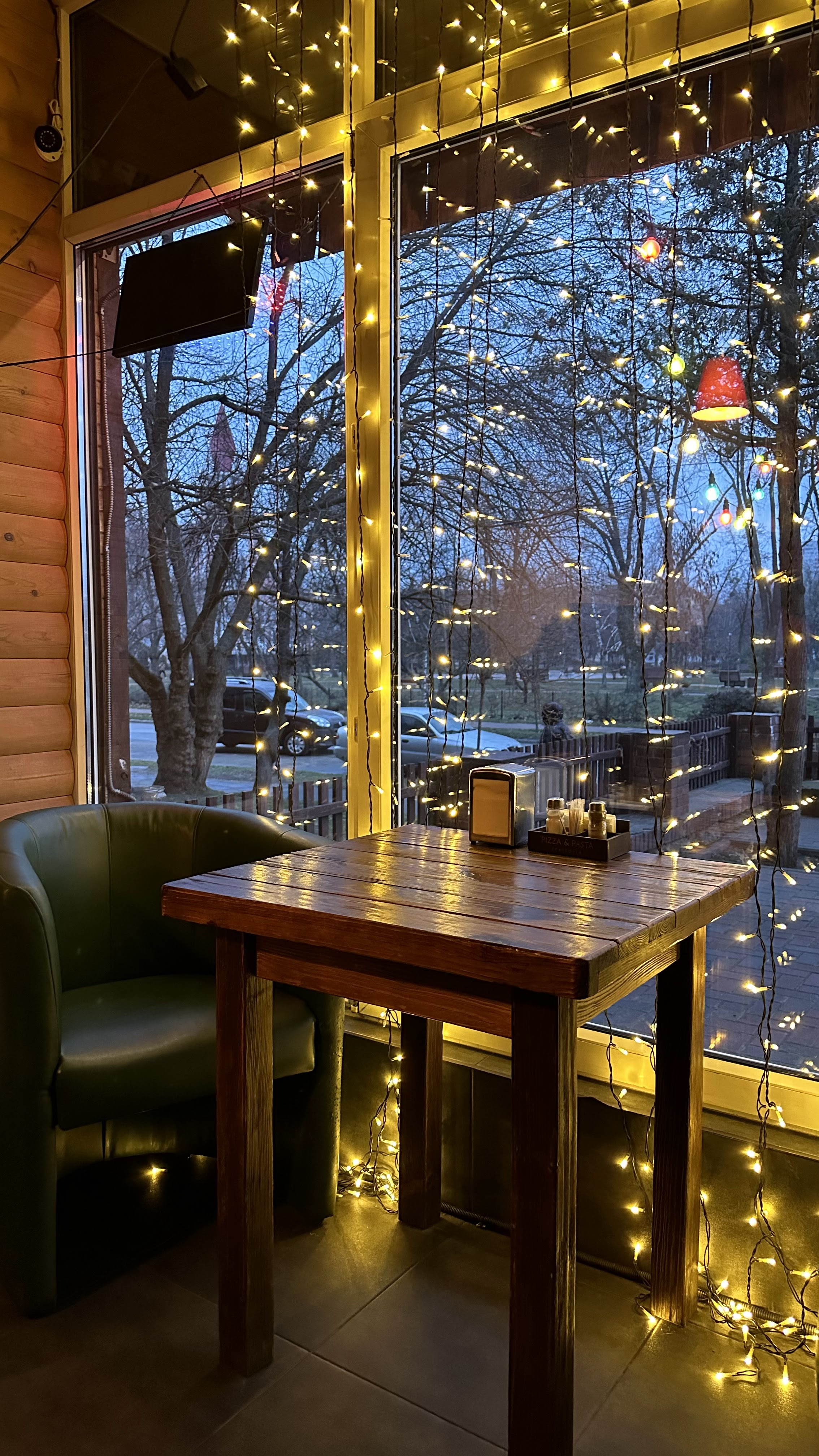 Pizza & Pasta Trattoria image 17