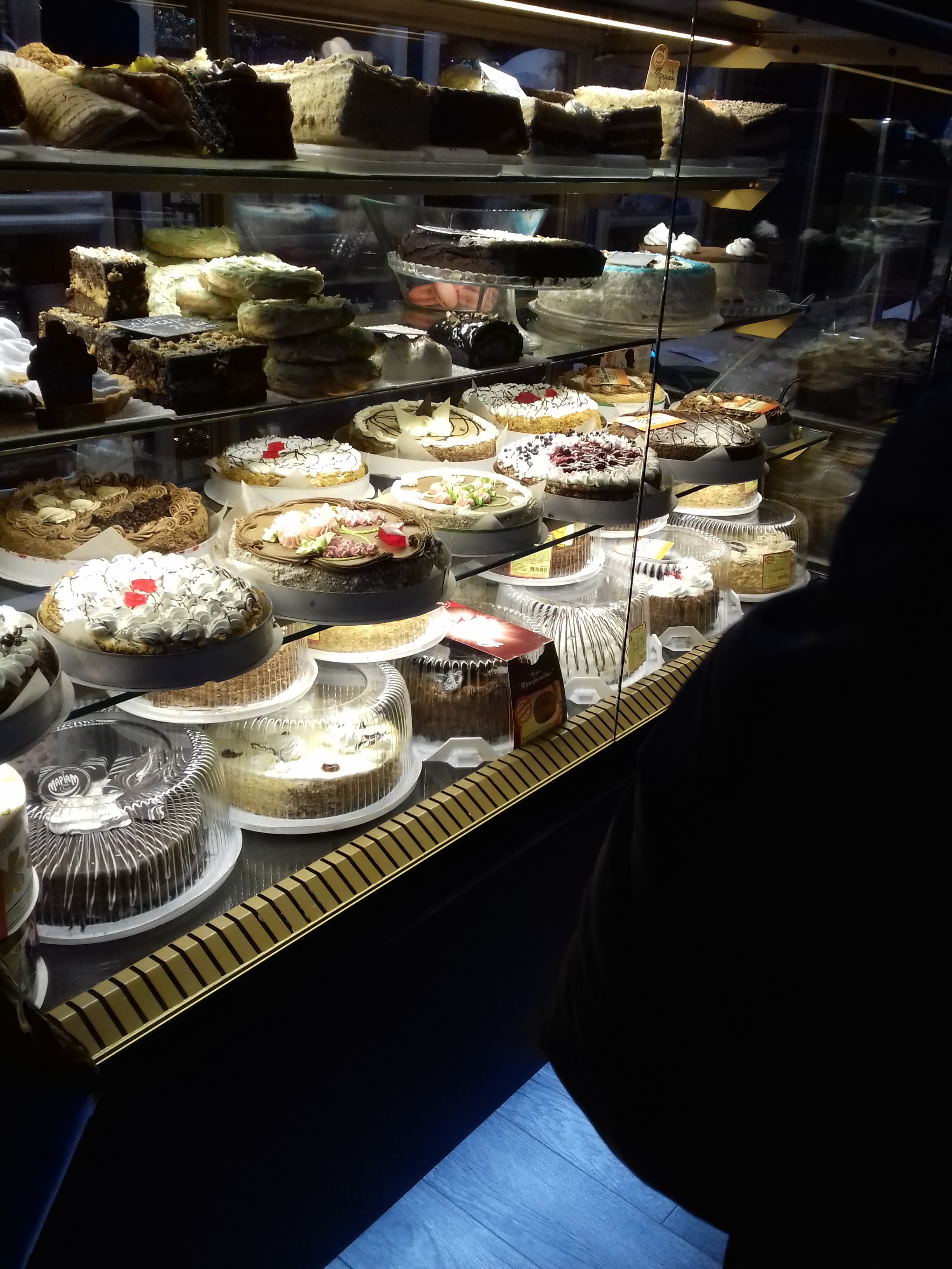 Mahazyn-Pekarnya Bonzhur image 12