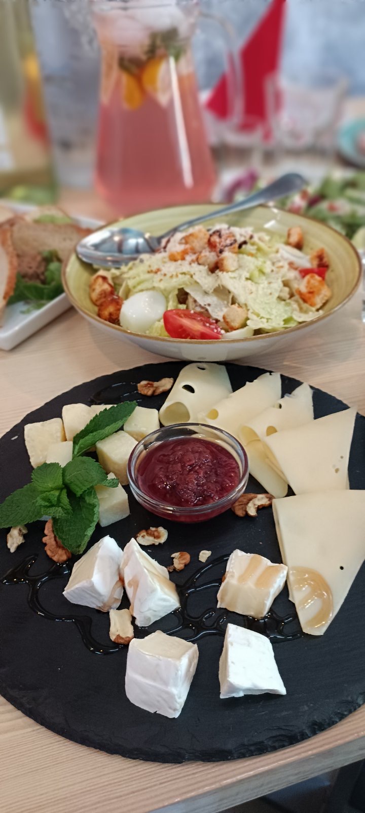 Villa Godzilla image 15