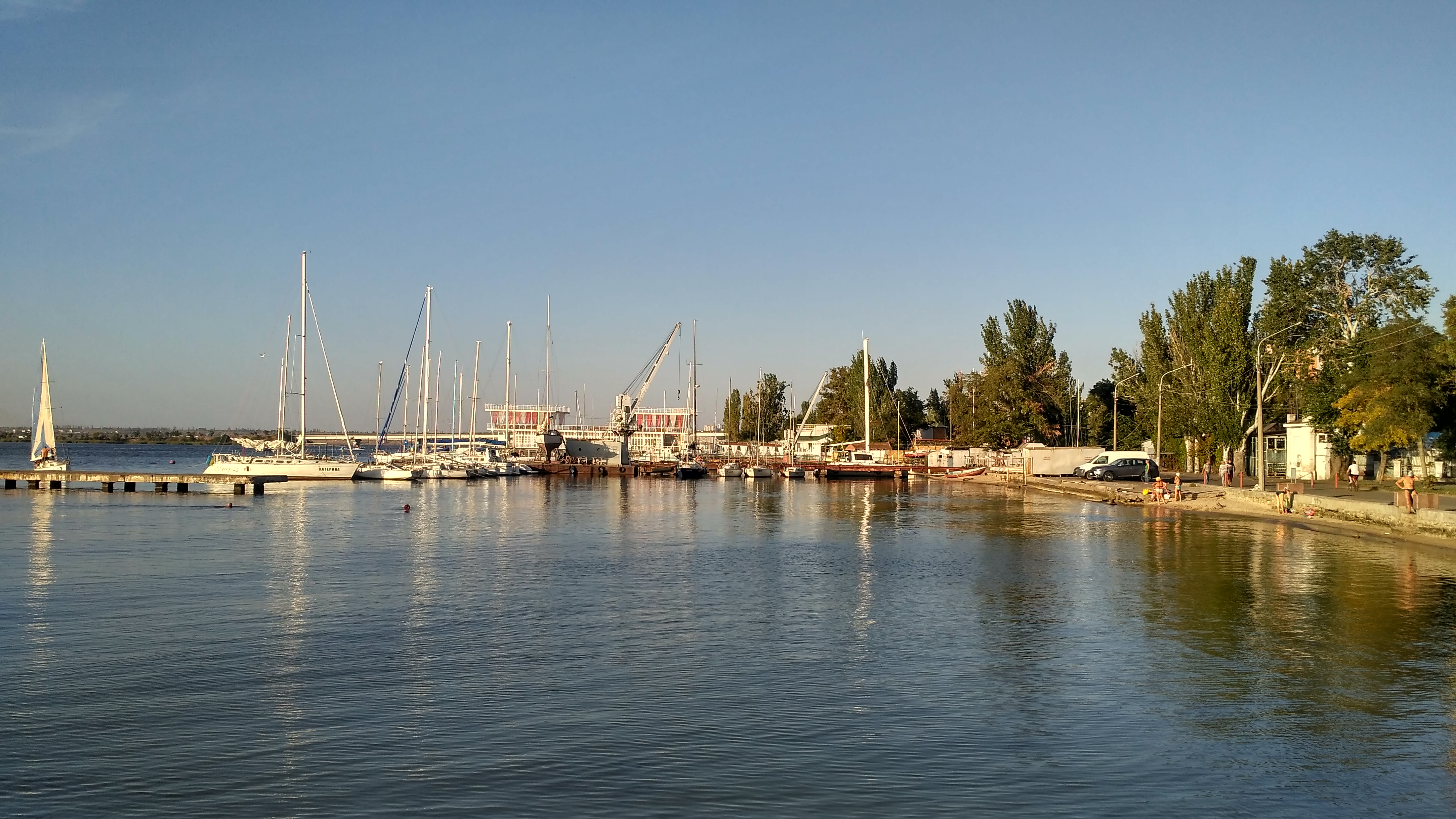 Yacht Club image 4