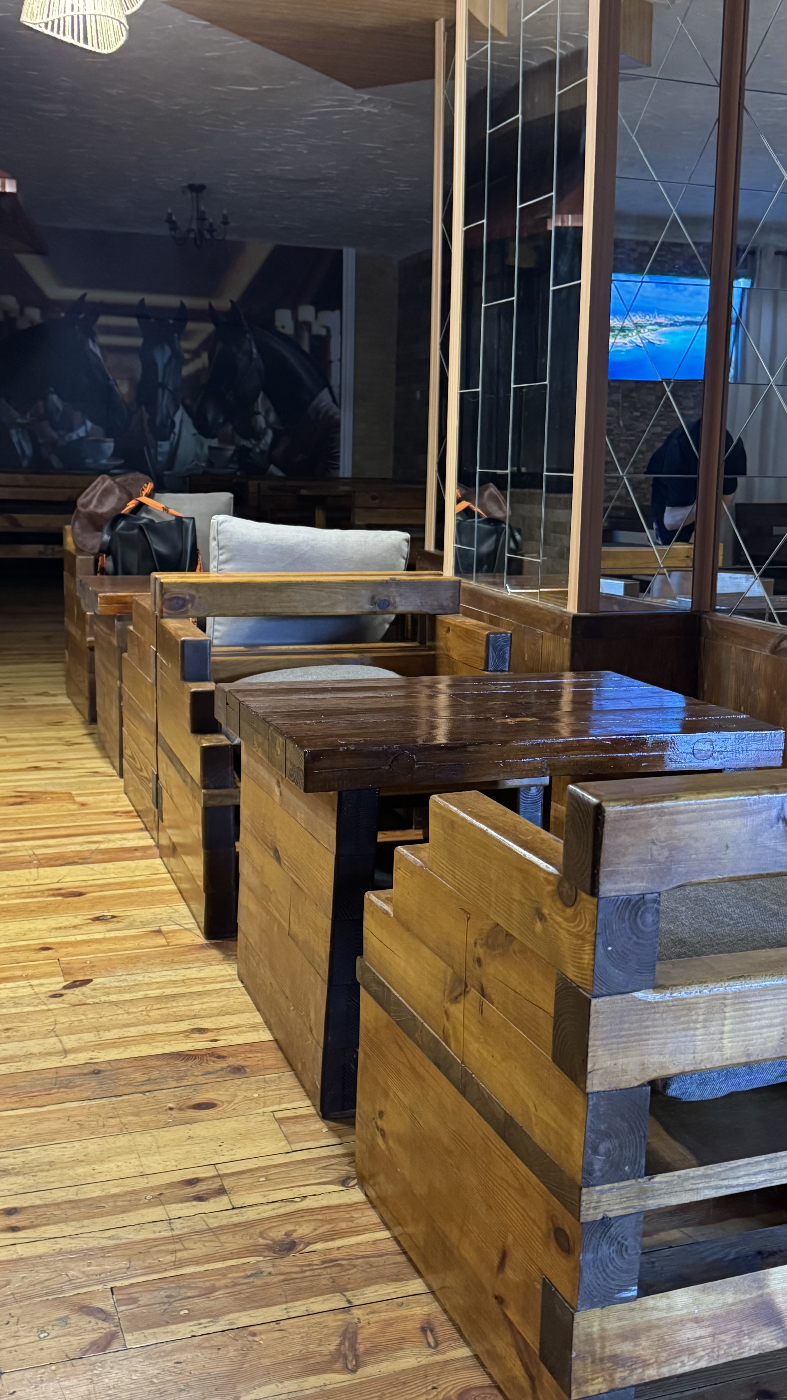 Griva art party bar image 9