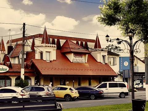 Vladam image 3
