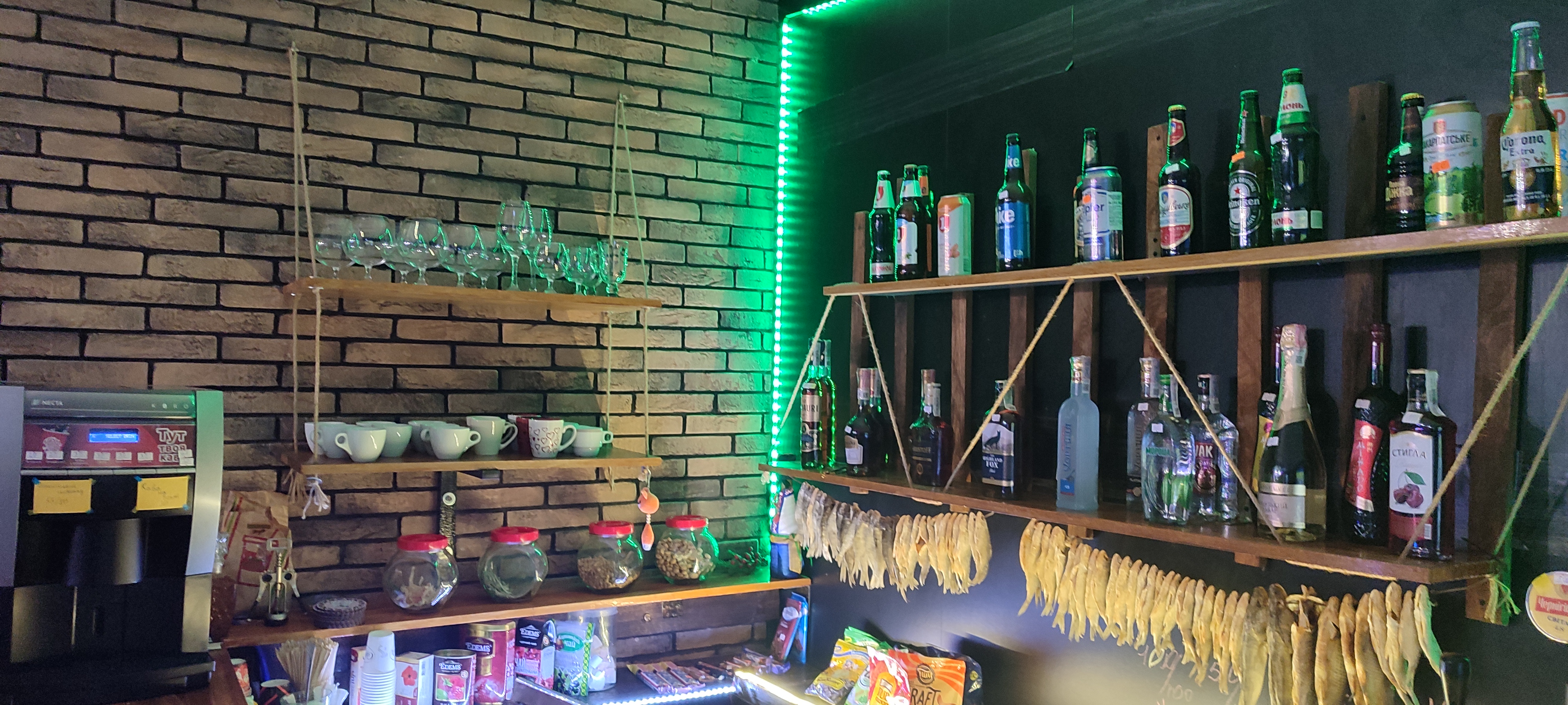 CRAZY FOX. Їжа напої на місці та з собою . image 7