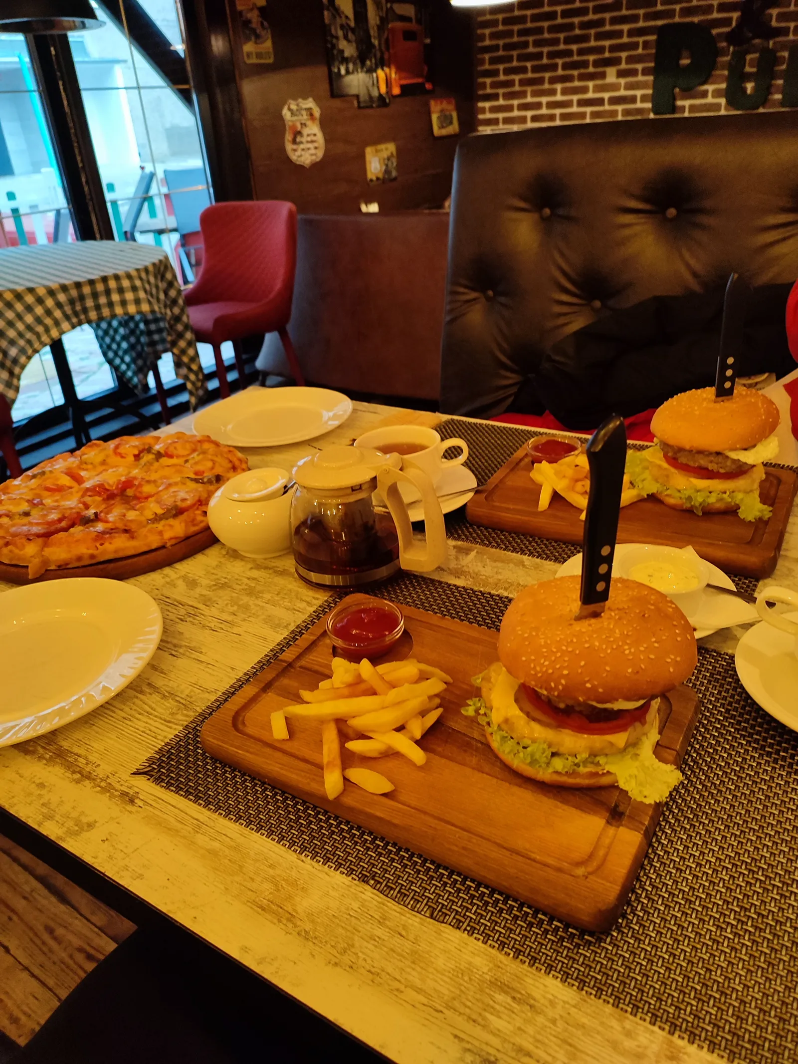 PizzaPub image 9