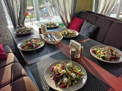 KIWI cafe & lounge image 4