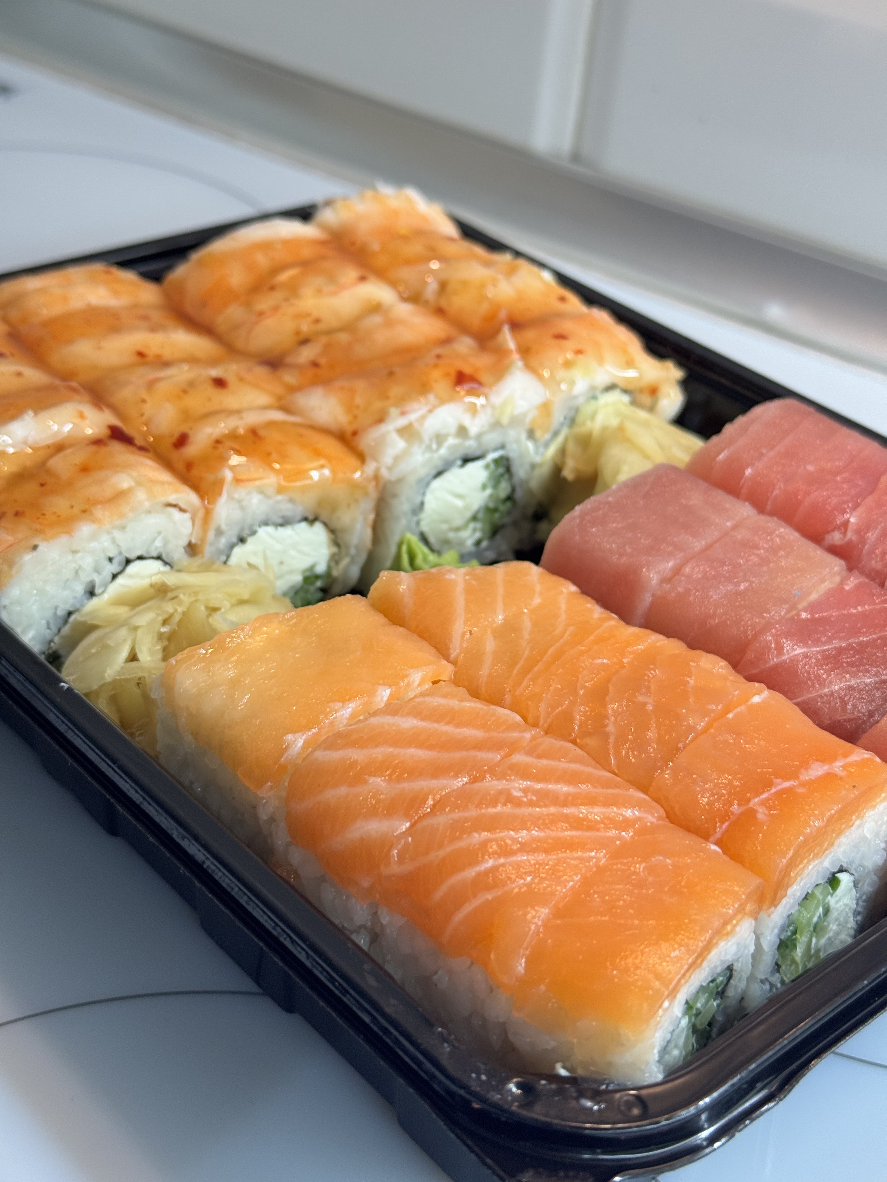 Sushi box image 3