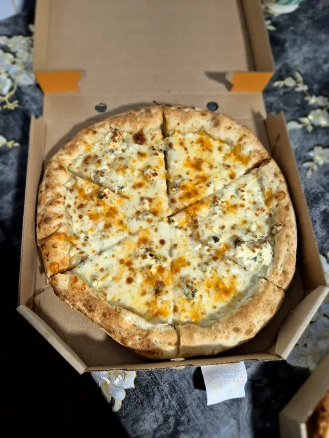 Seven Pizza image 3