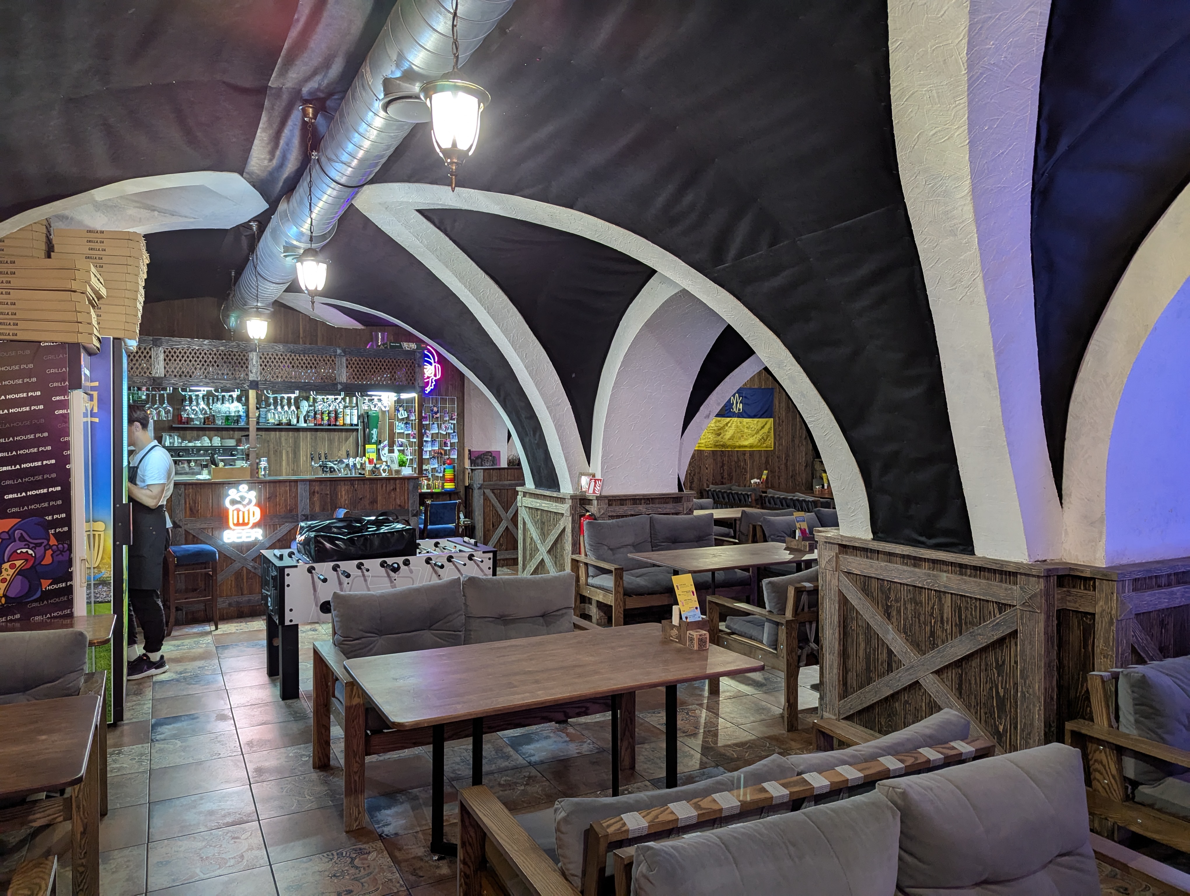 GRILLA HOUSE PUB image 5