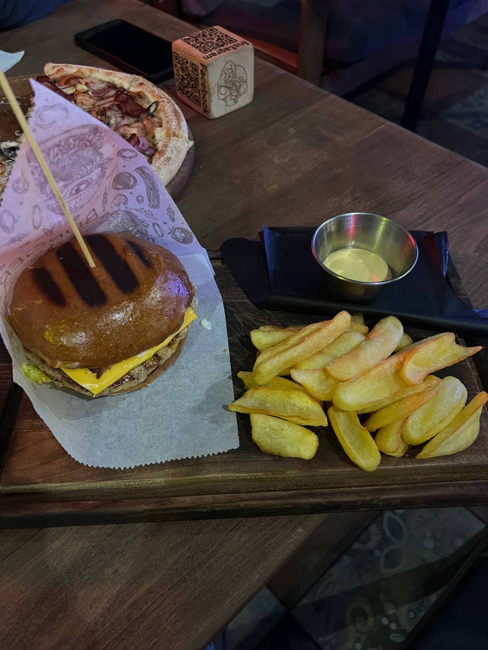 GRILLA HOUSE PUB image 8