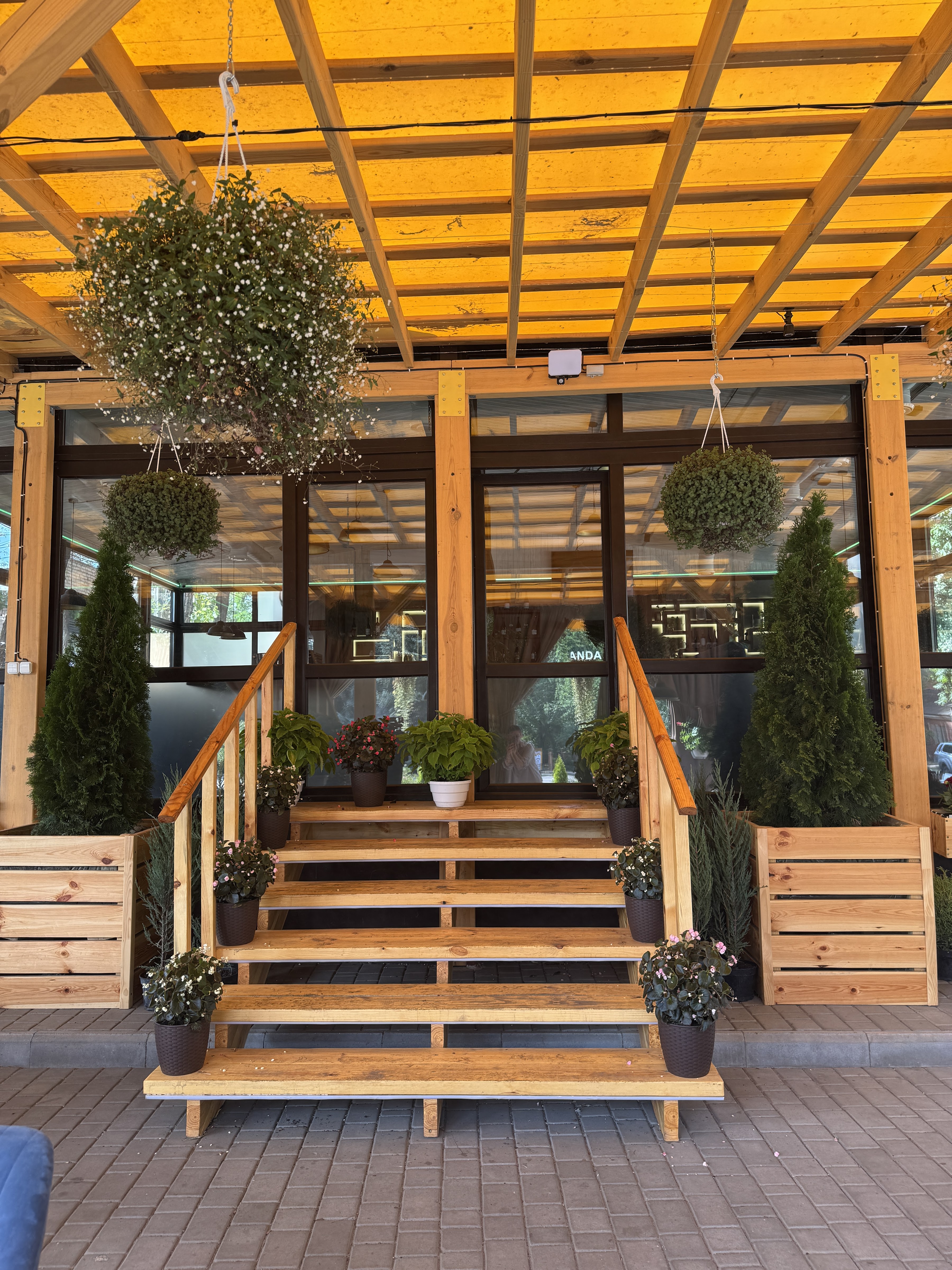 Veranda Eats&Drinks image 1