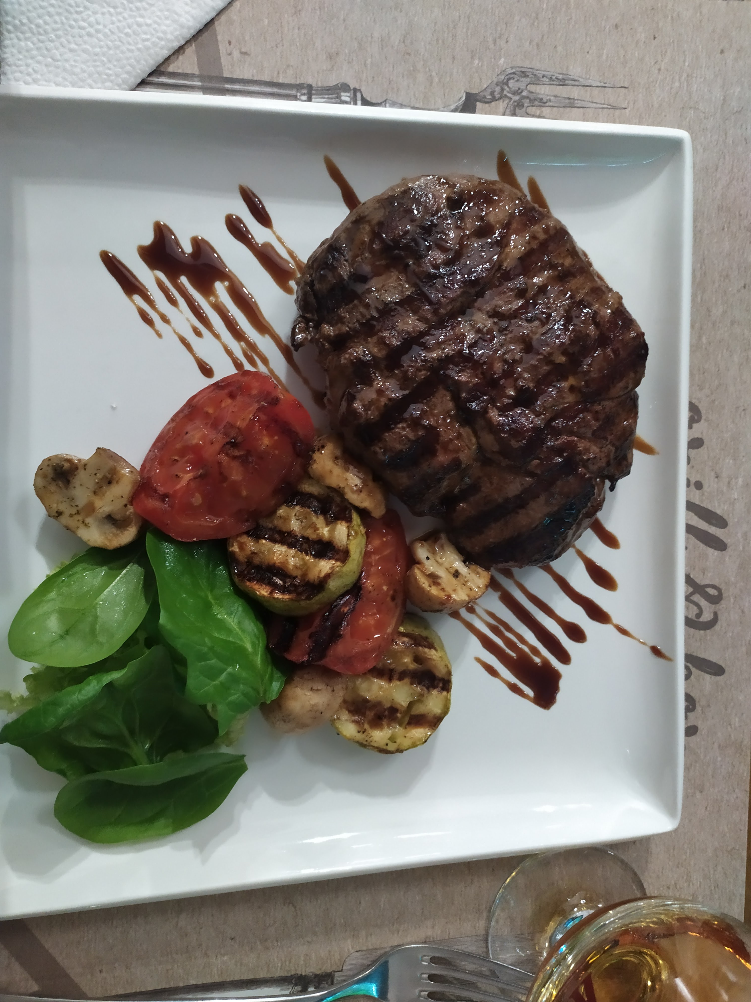 Rebro Grill and Bar image 4