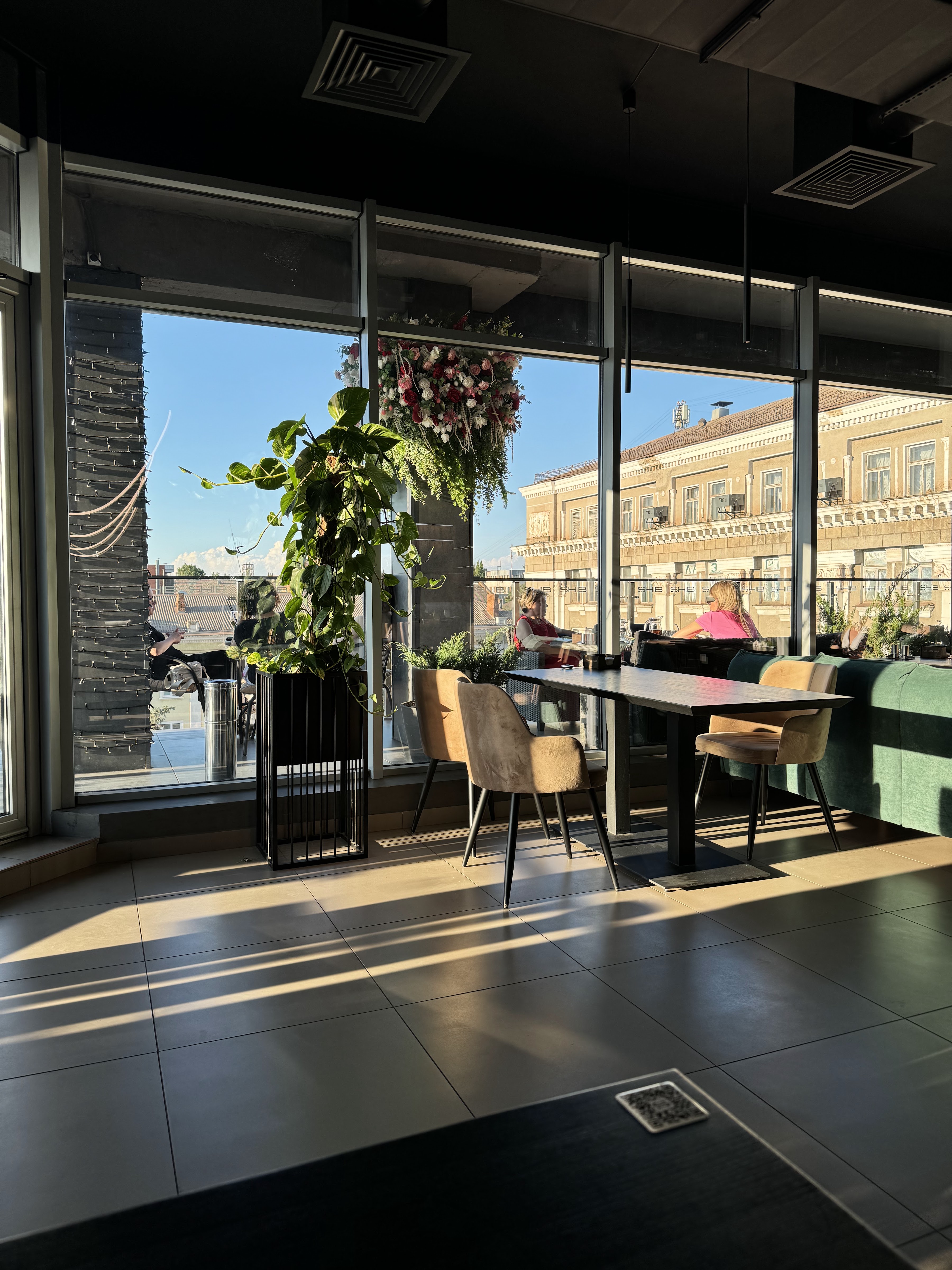 SHIB Restaurant & Bar image 1