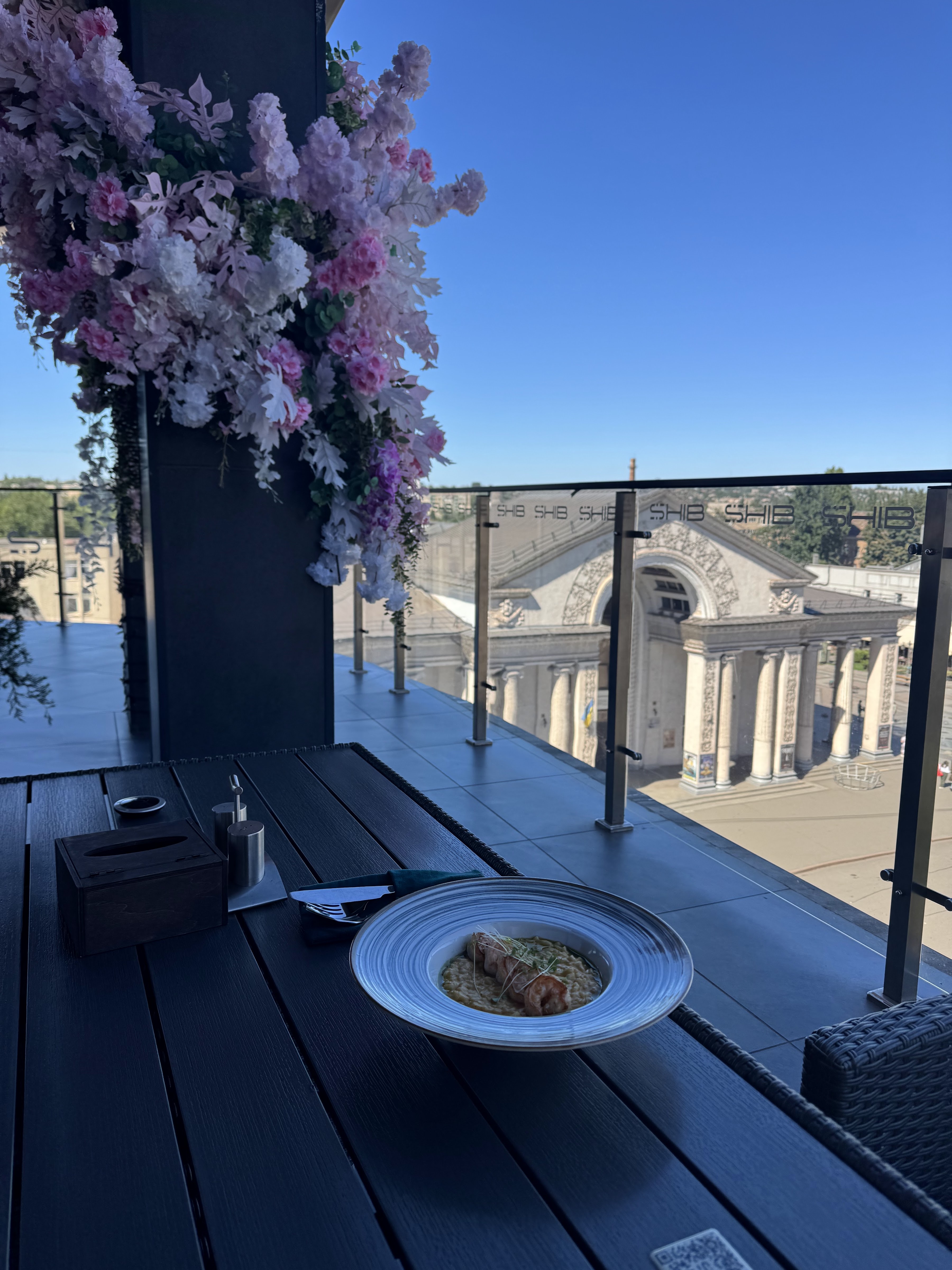 SHIB Restaurant & Bar image 5