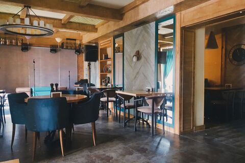 Family cafe image 4