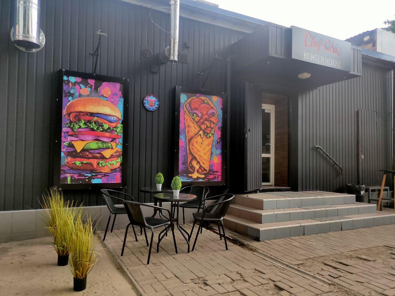 Chef-Chic Burger House image 1