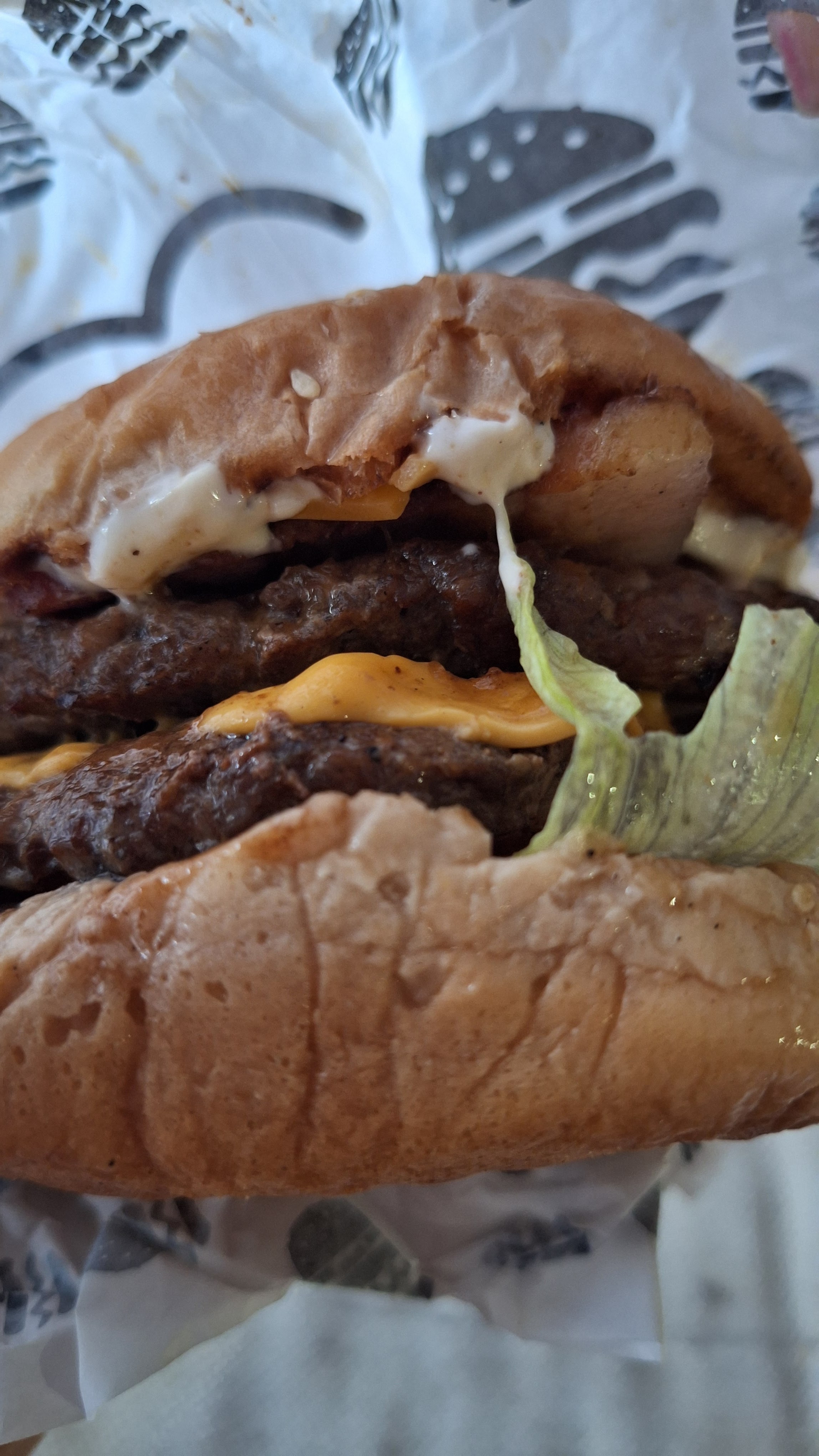 Chef-Chic Burger House image 8