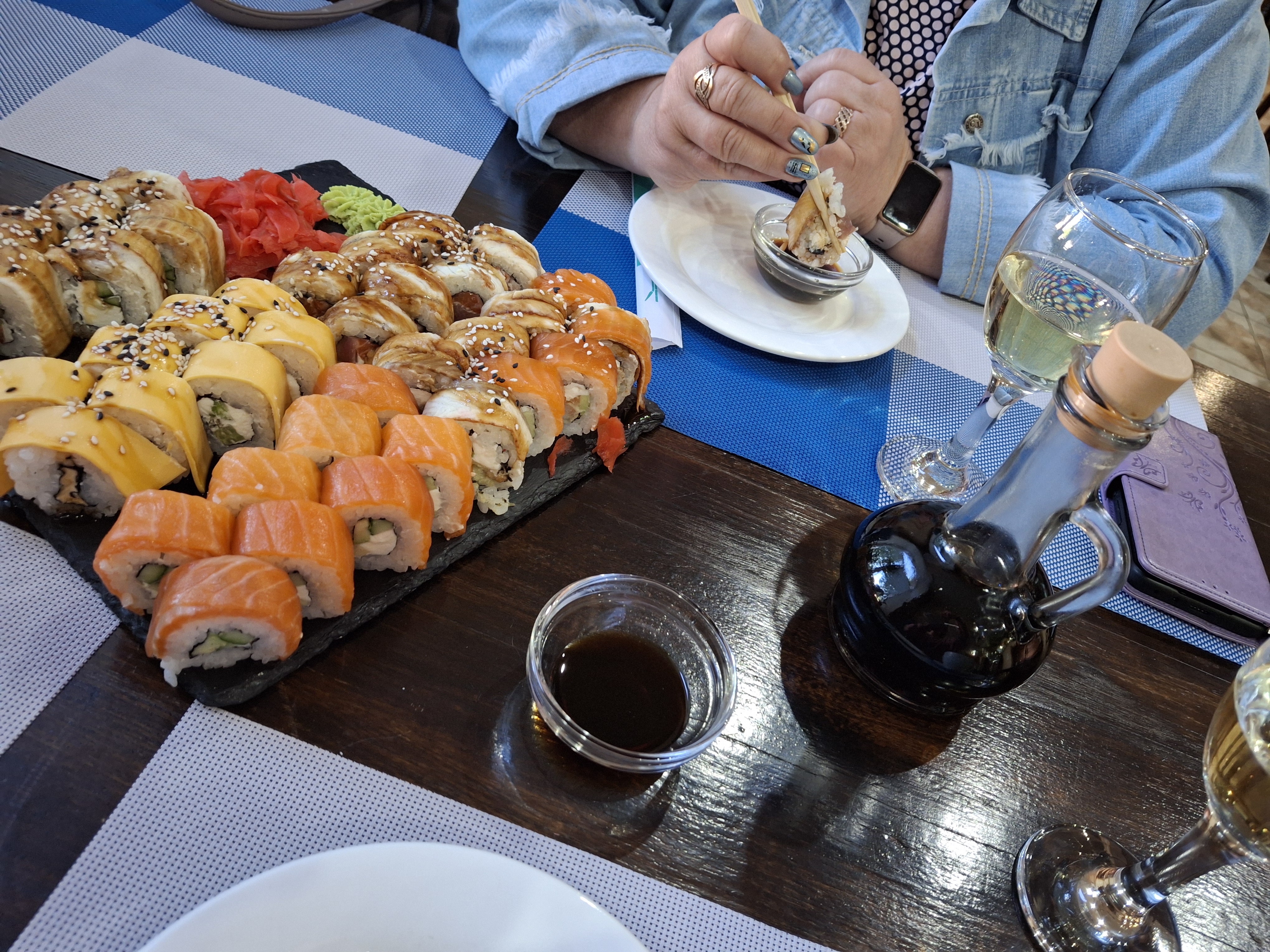 RONIN SUSHI RESTAURANT image 4