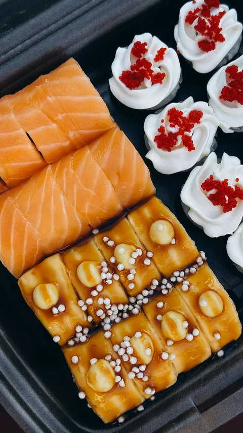 Sushi Take Out image 4