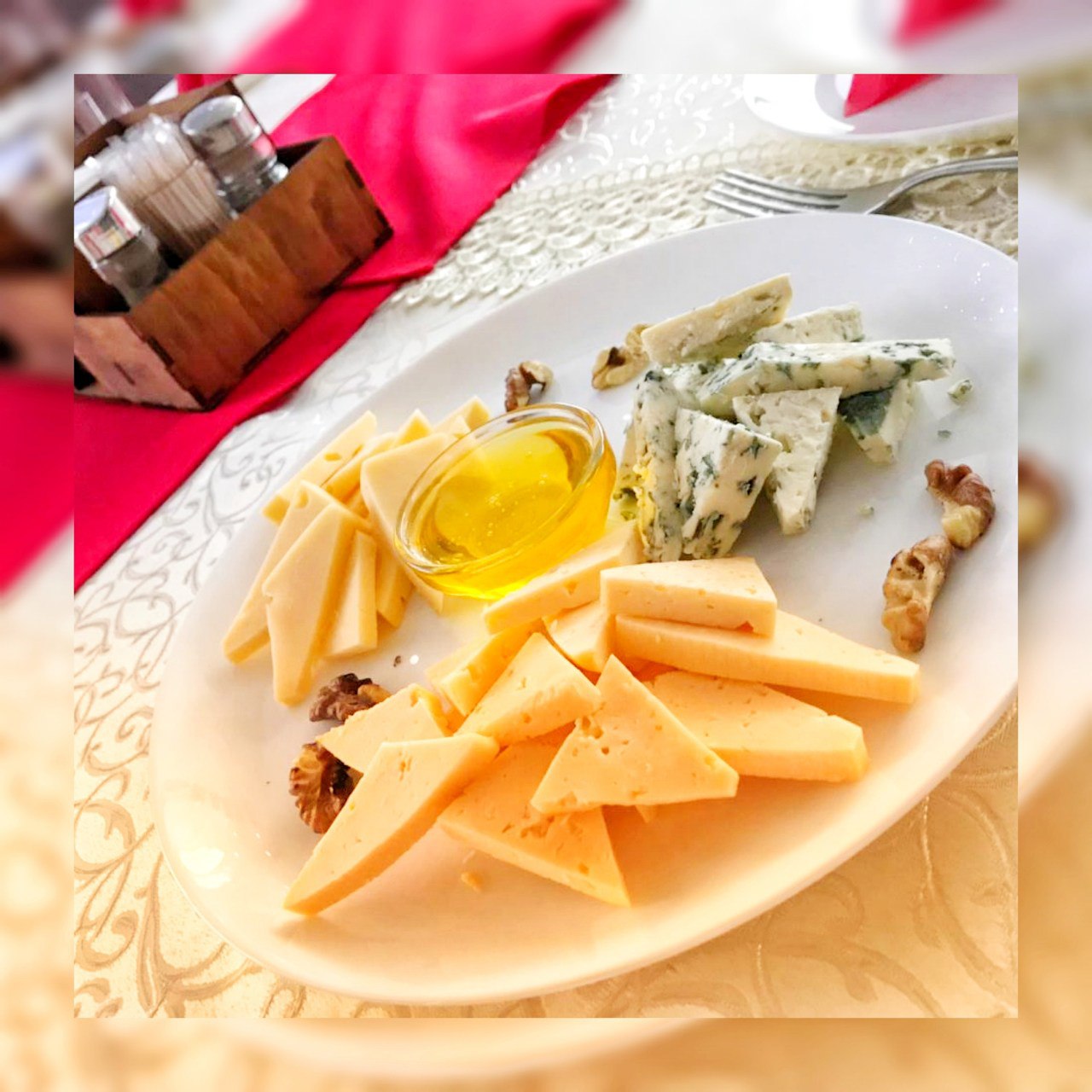 Simeynyy Restoran "Zatyshok" image 6