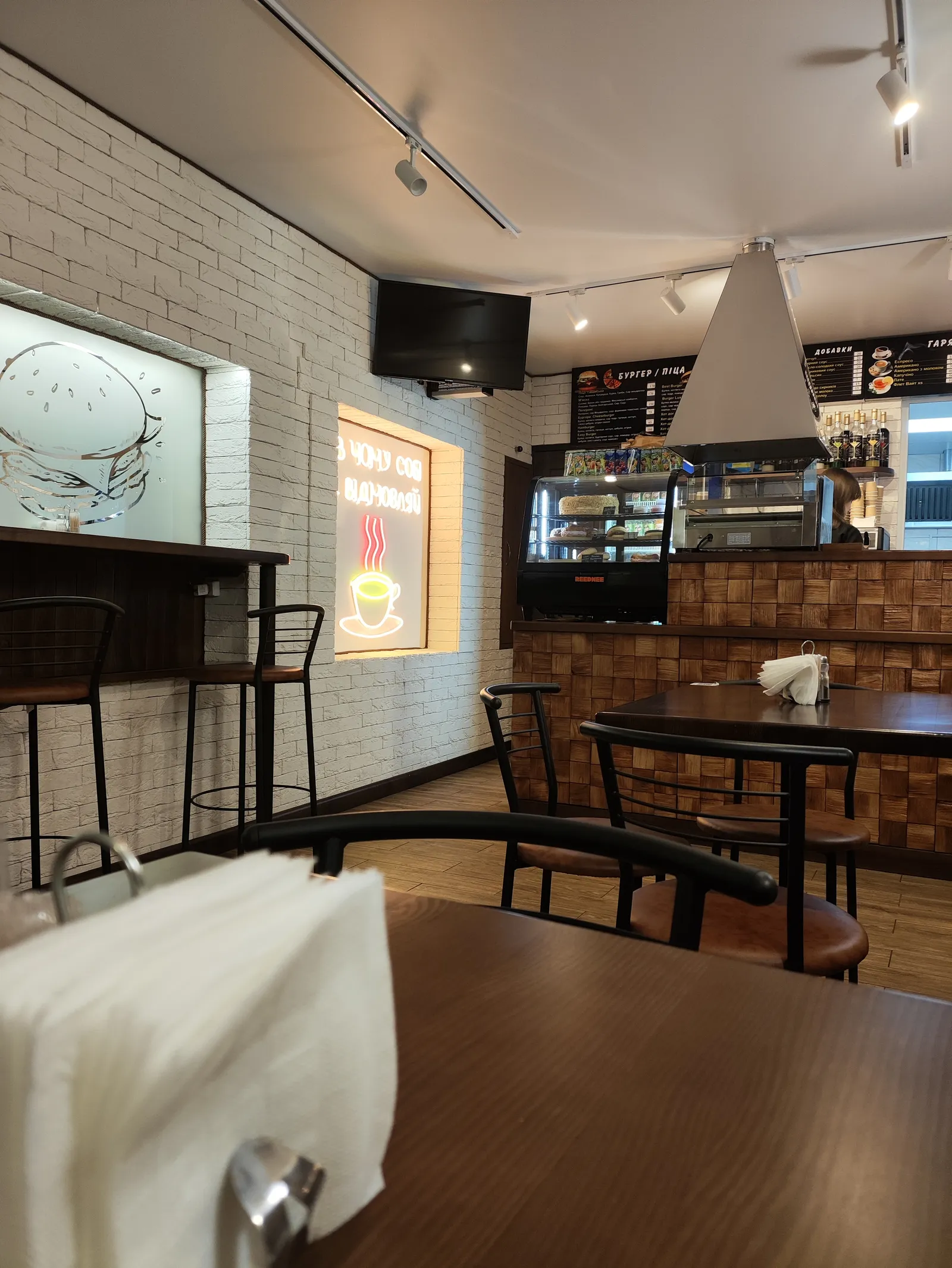 Є-Burger image 2