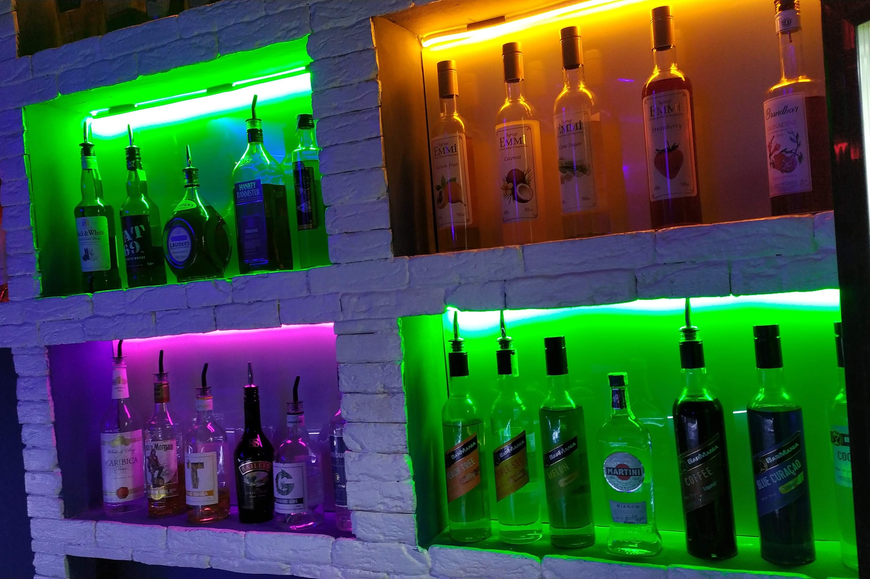 BAD BOYS LOUNGE BAR image 3