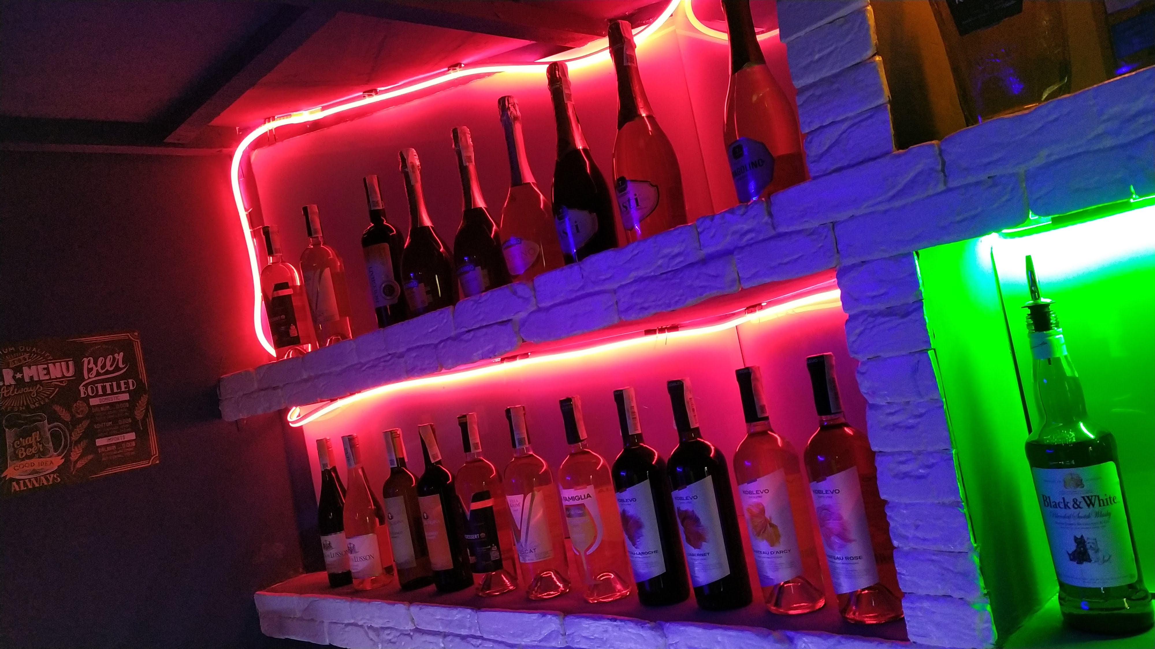 BAD BOYS LOUNGE BAR image 4