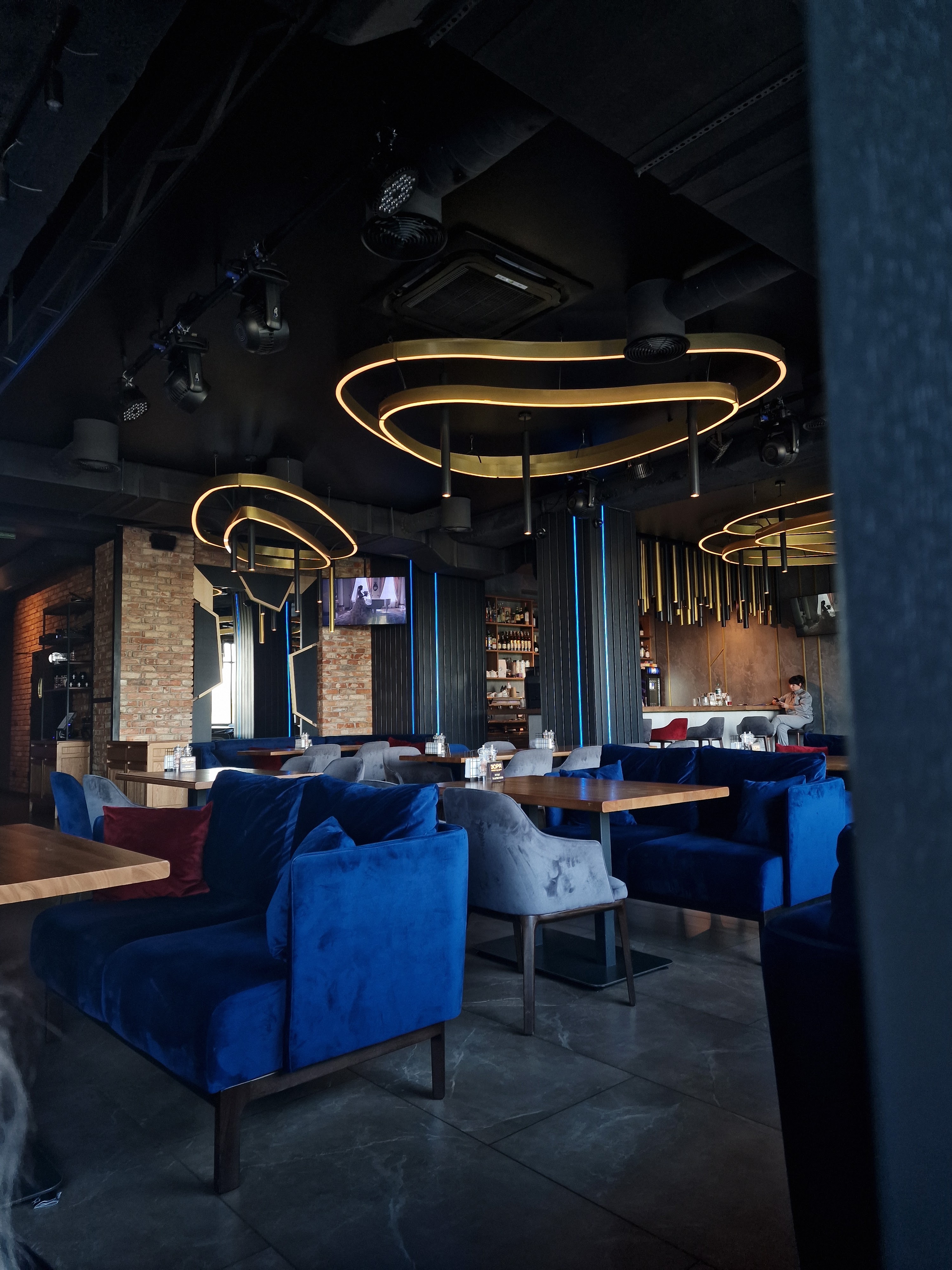 Зоря Hall image 1